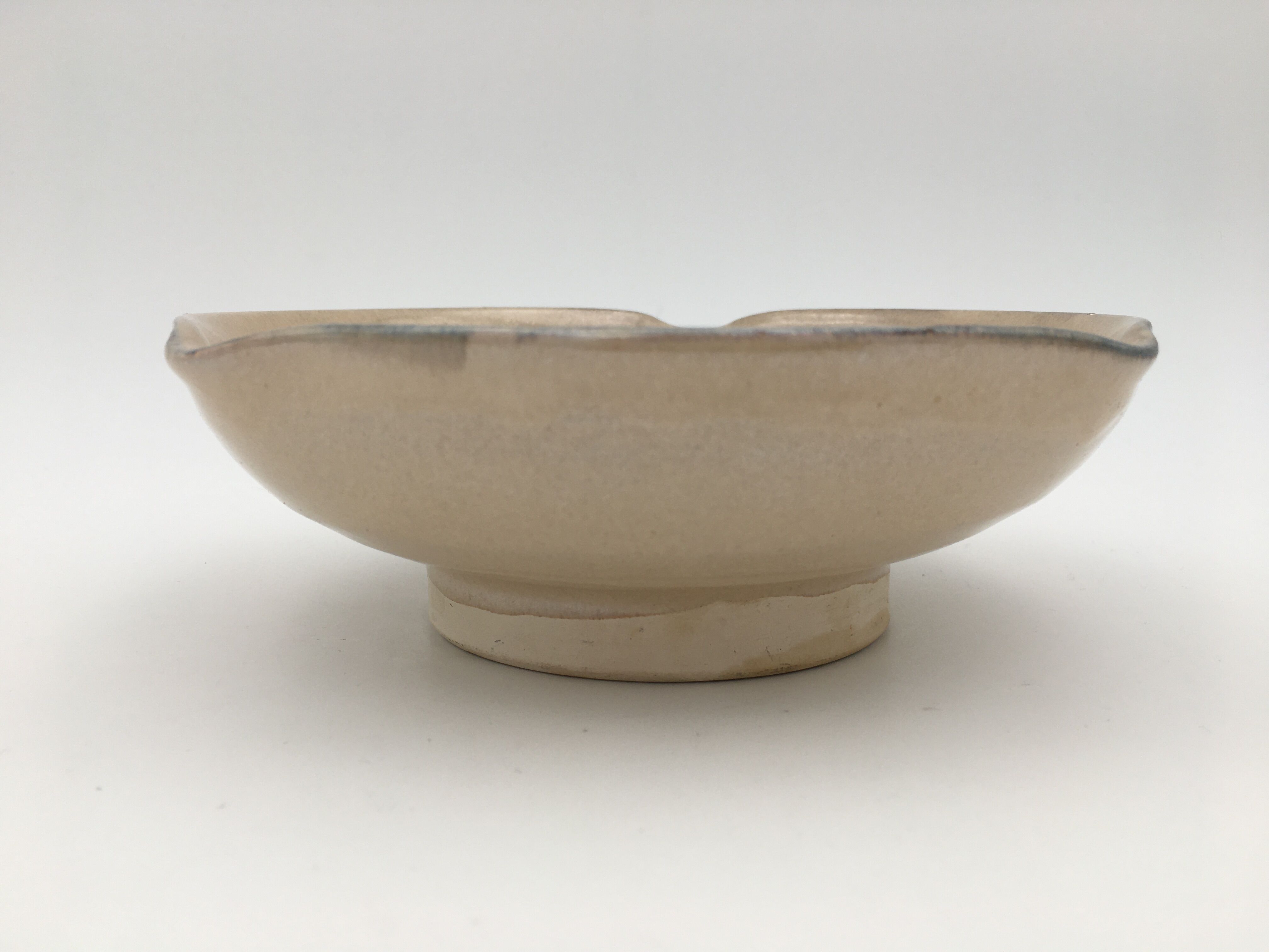 Vintage beige ceramic bowl, signed Atelier La Roue, Vallauris - 1960s