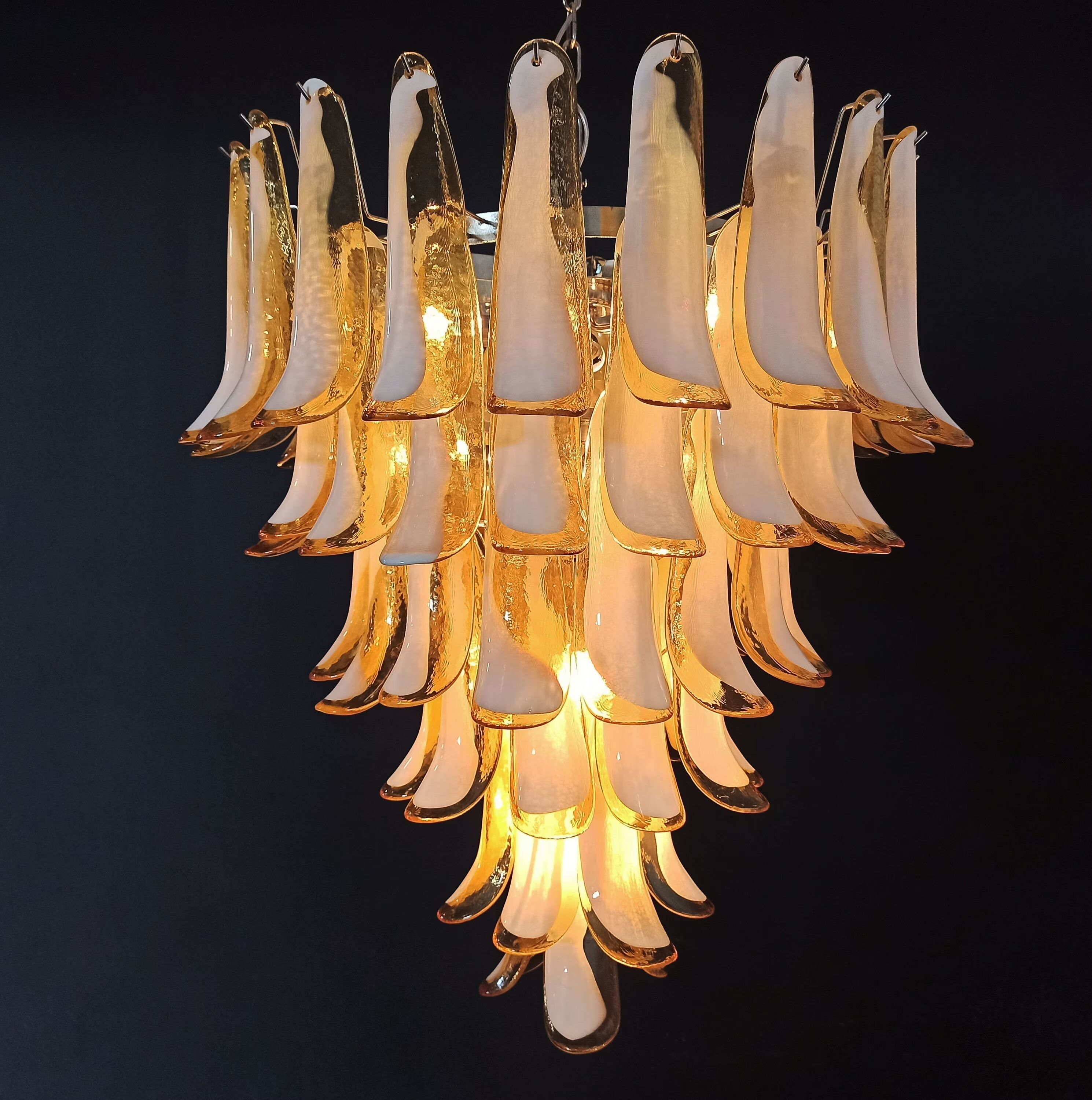 Vintage chandelier 70s italian, 75 petals in murano glass caramel