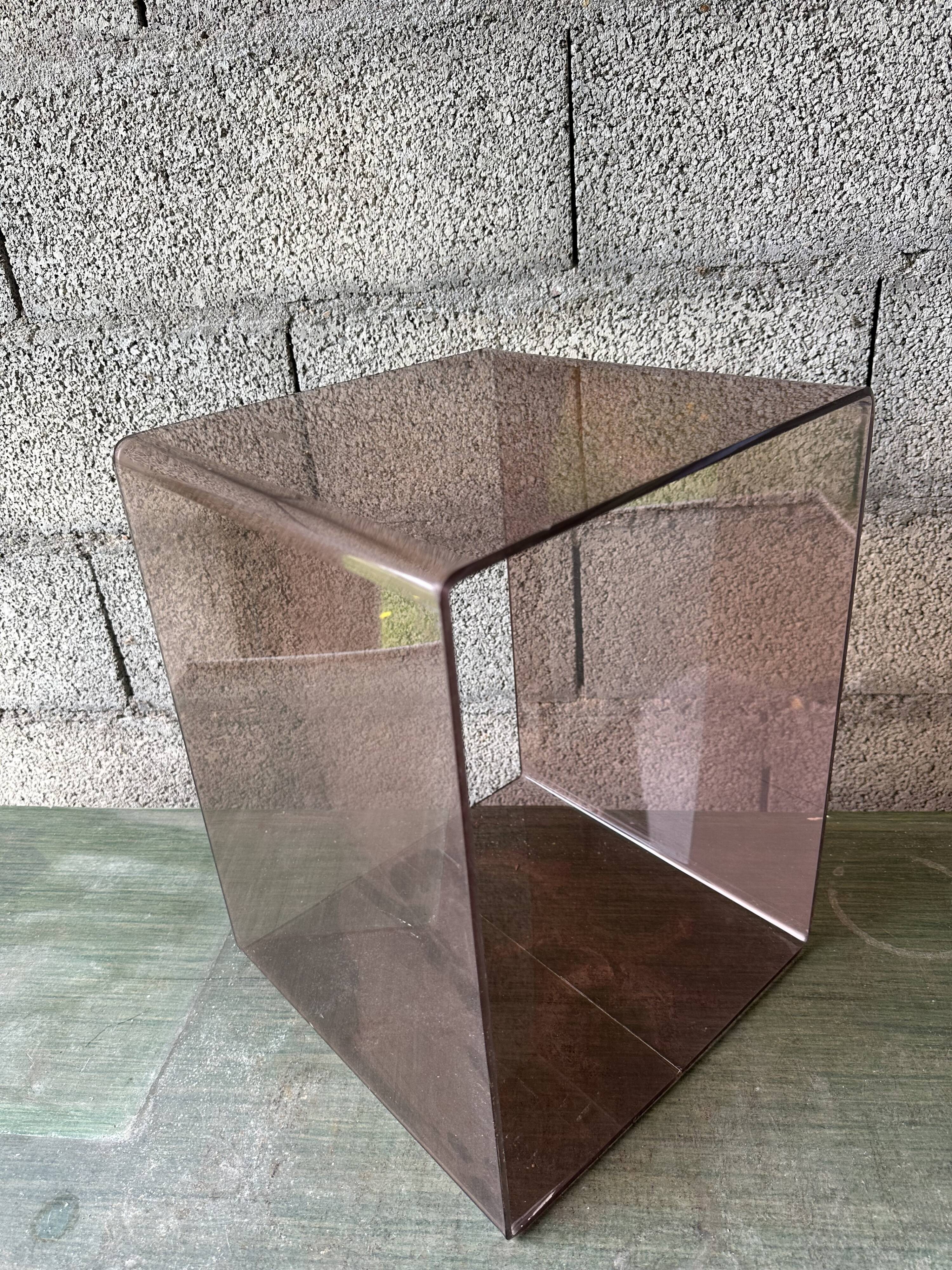 Case cube shelf coffee table plexiglass smoked (3 available)