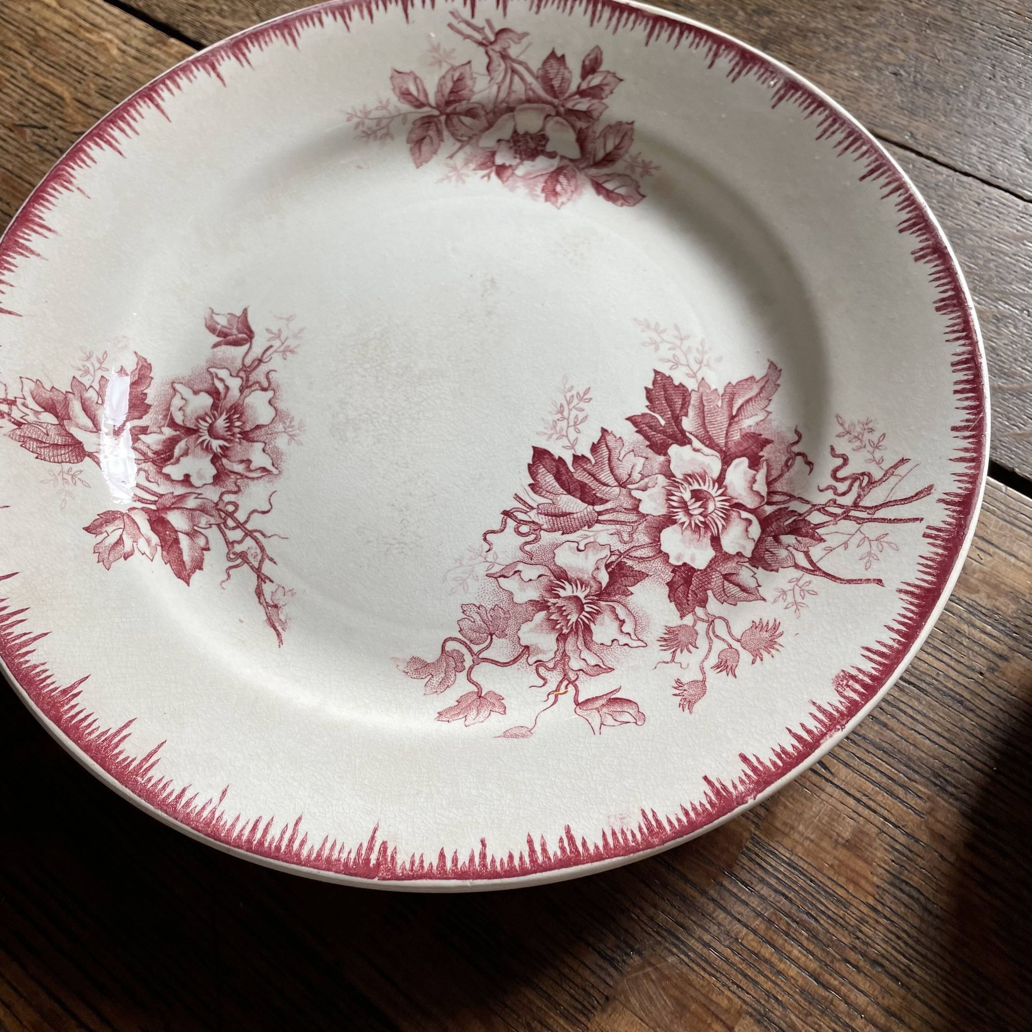 Ensemble de 4 assiettes plates en faïence de Maastricht