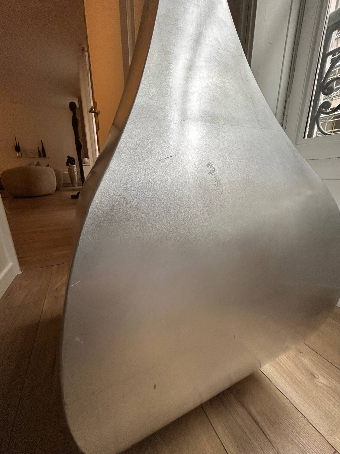 Monumental sculptural vase in aluminium – Italian design – De Castelli