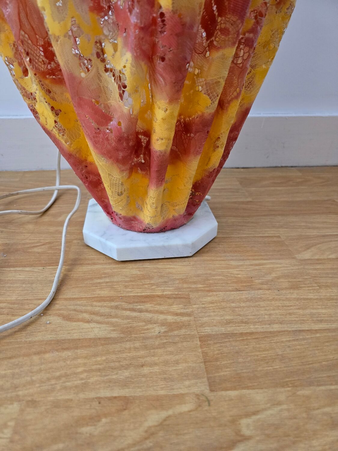 Vintage lamp Marie Stuart "Laces" – Resin & marble – 1970s