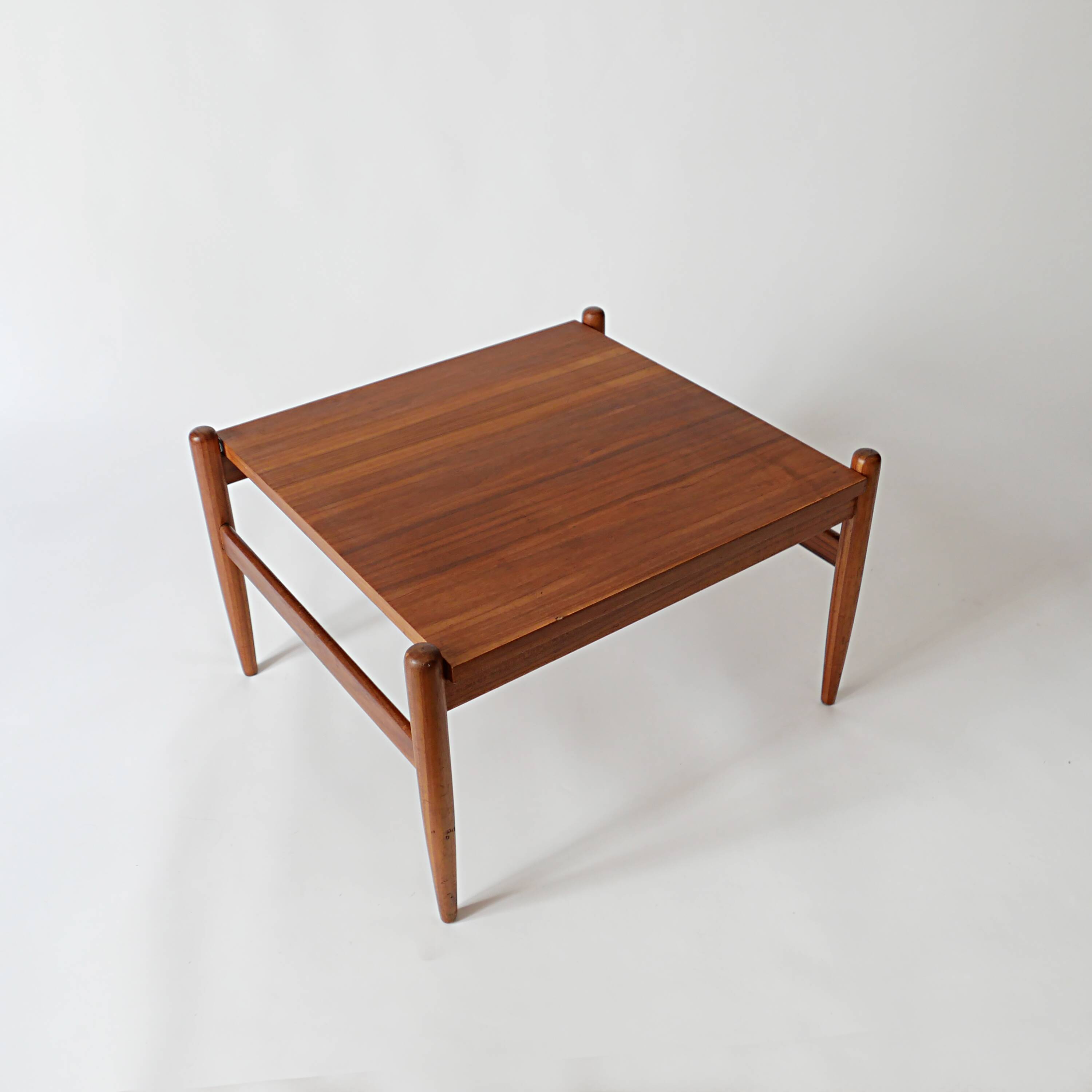 Scandinavian vintage coffee table design 1960 in teak 60s 70s ALF SVENSSO