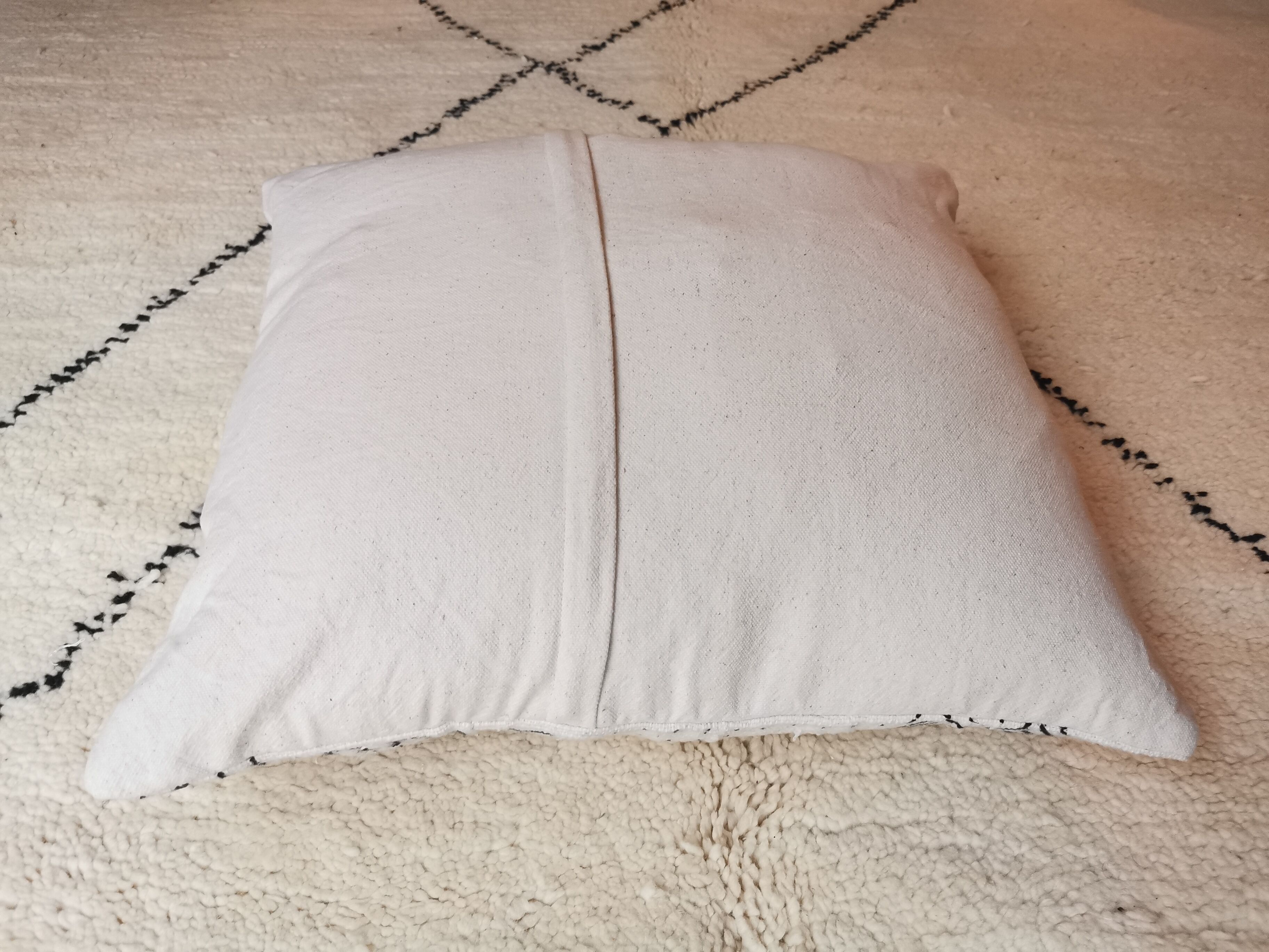 Lot of 4 bogolan cushions