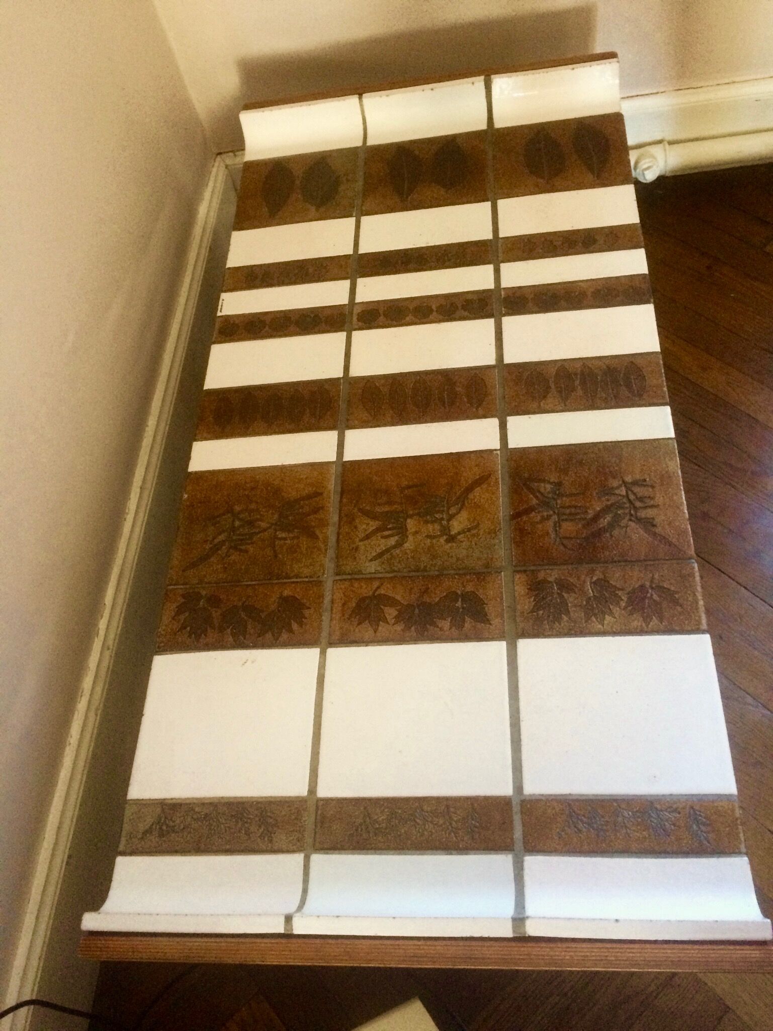 Coffee table Capron model pagoda