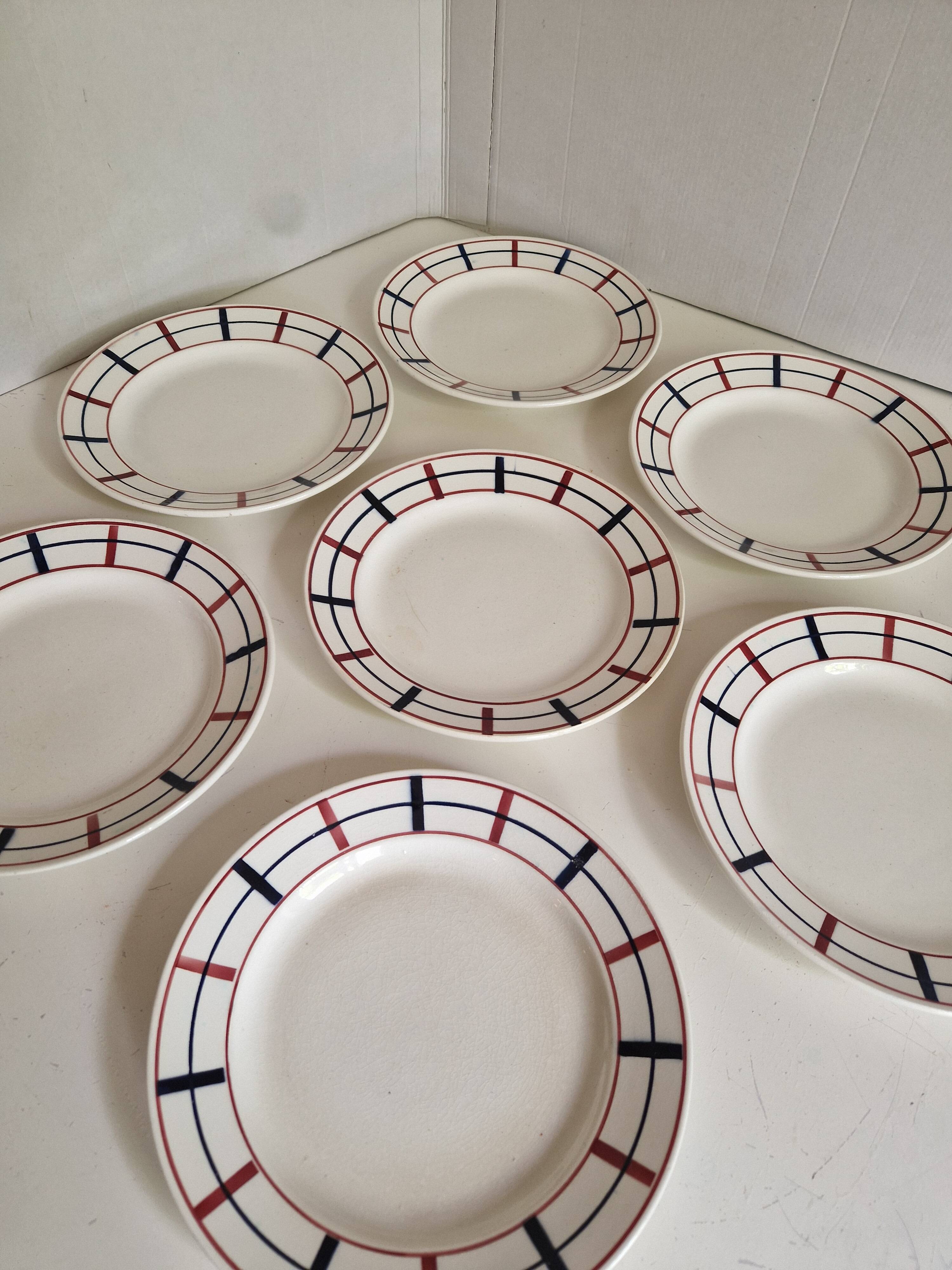 Set of 7 Saint Amandinoise Dessert Plates