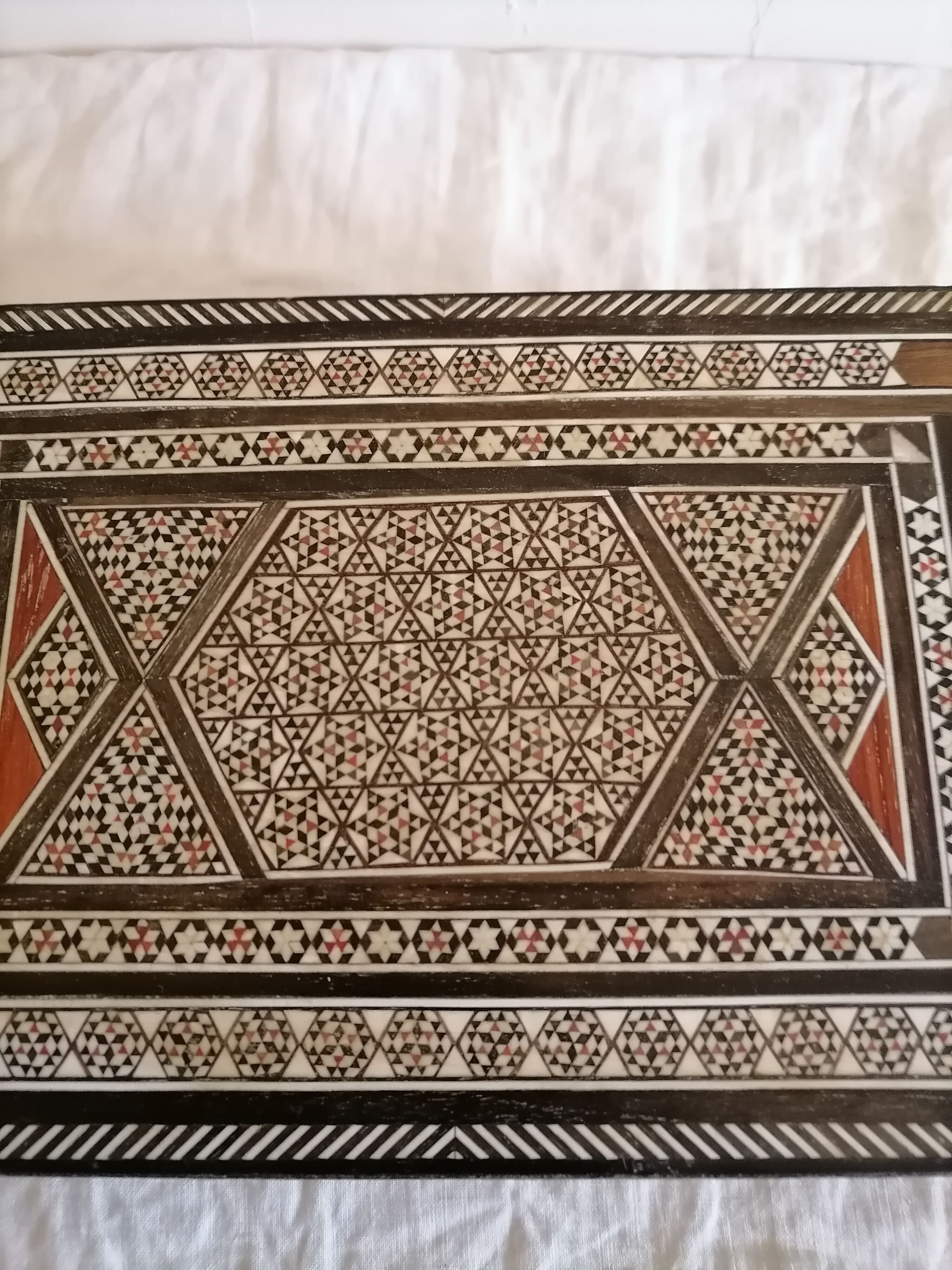 Former Syrian box in marquetry. Box. 1st half of the 20th century.