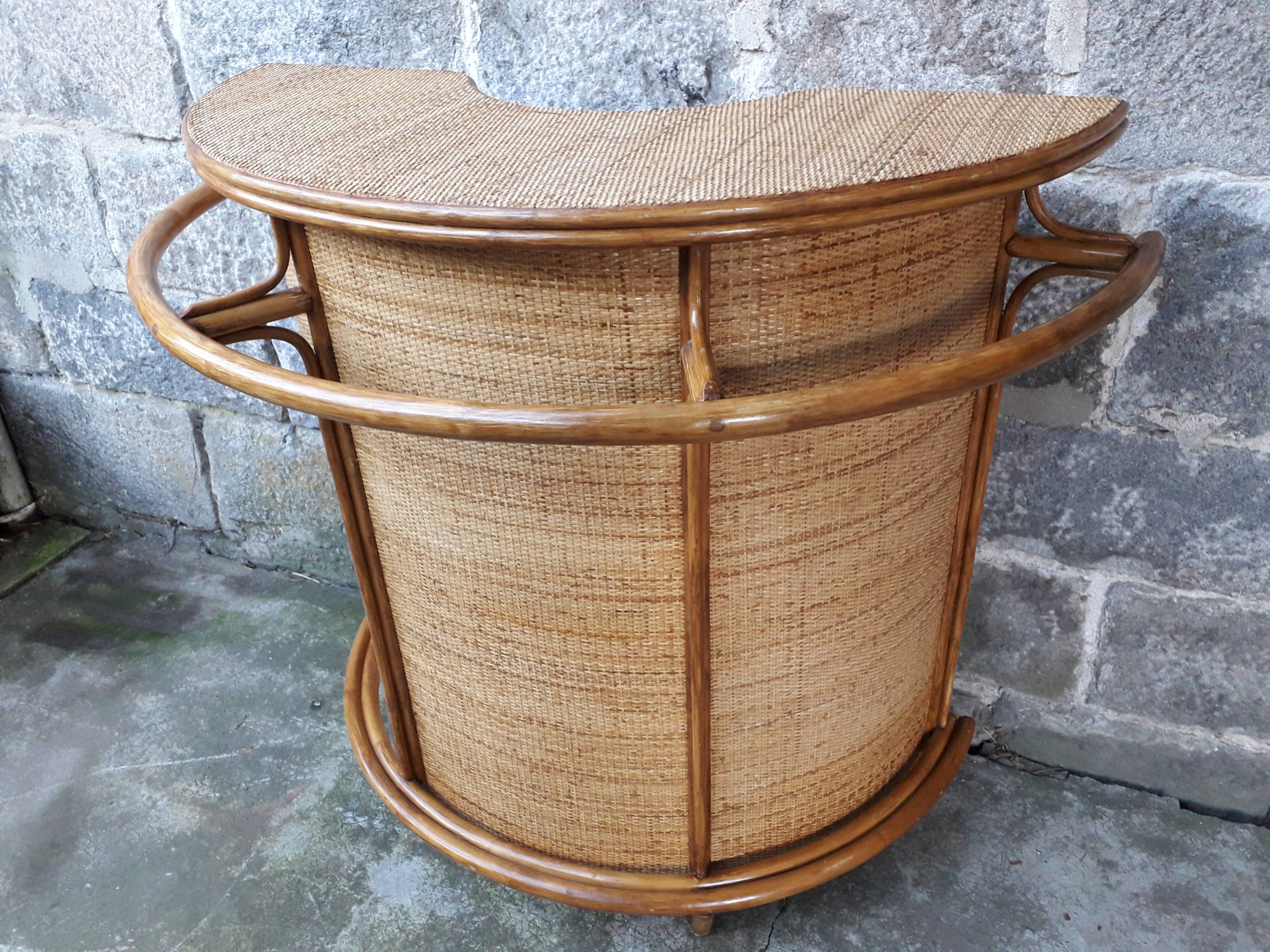 Bar en rotin vintage & ses tabourets