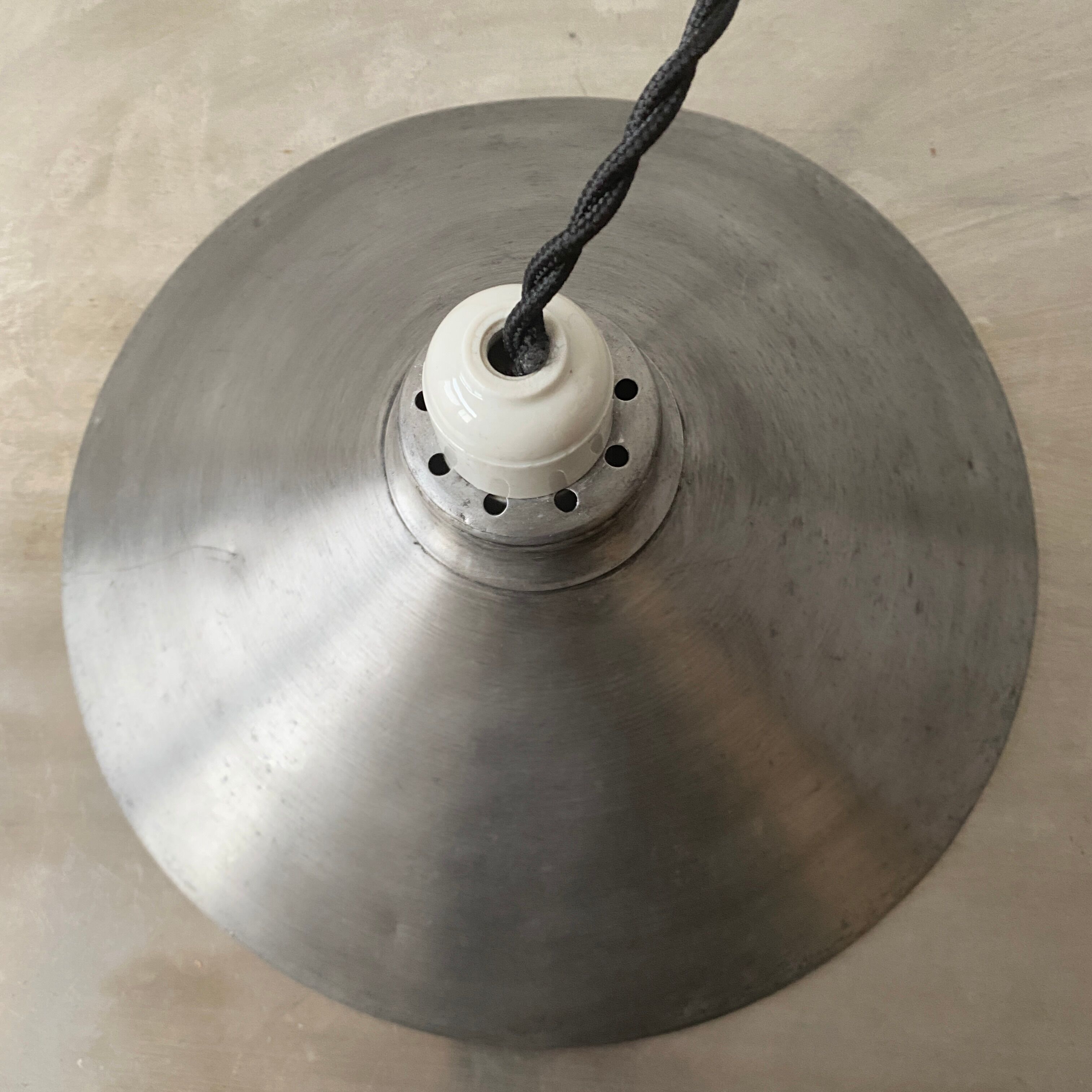 Old aluminum suspension 24 cm