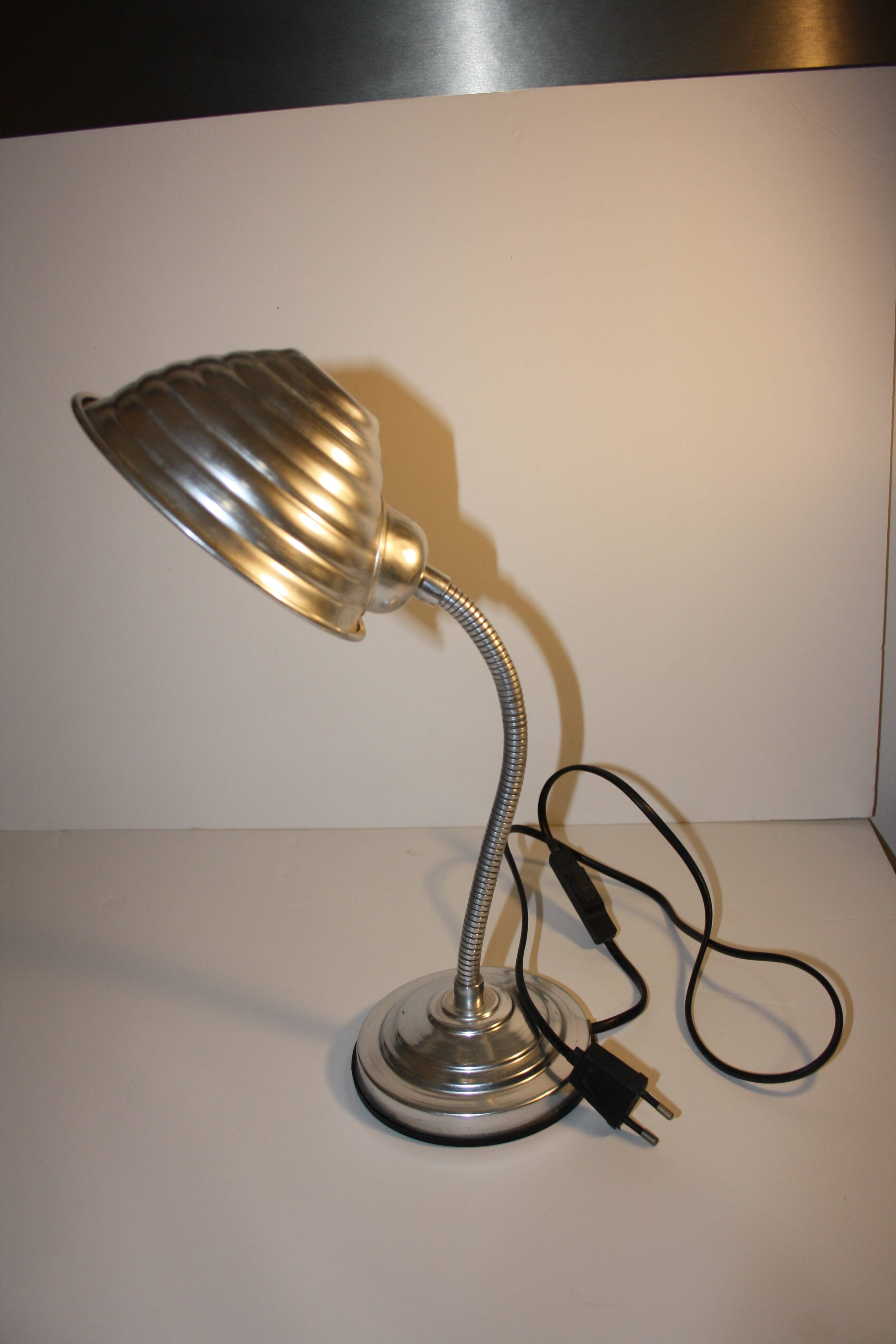 Vintage articulated desk lamp