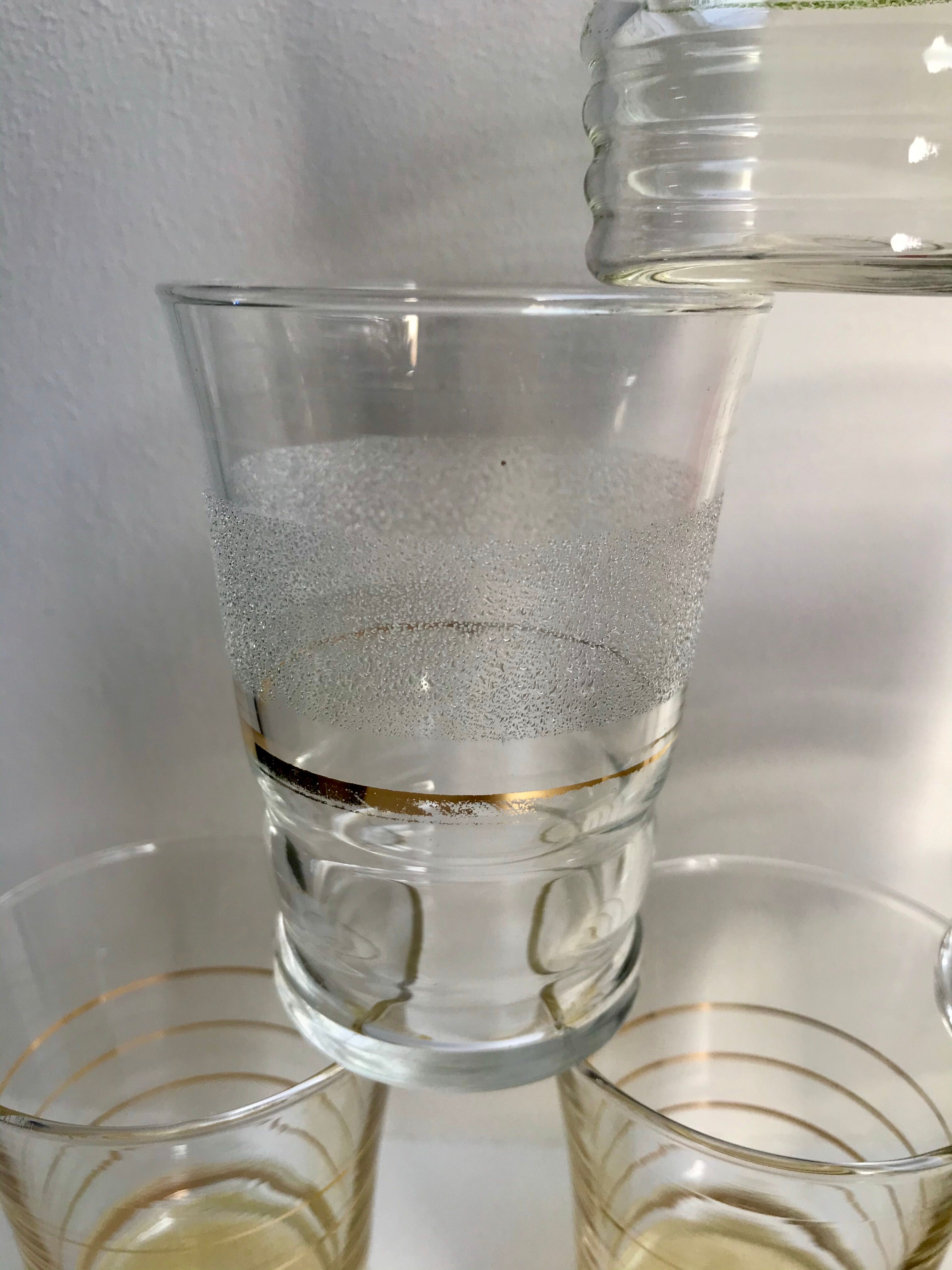 ensemble de 6 verres à eau granité colorés années 1960