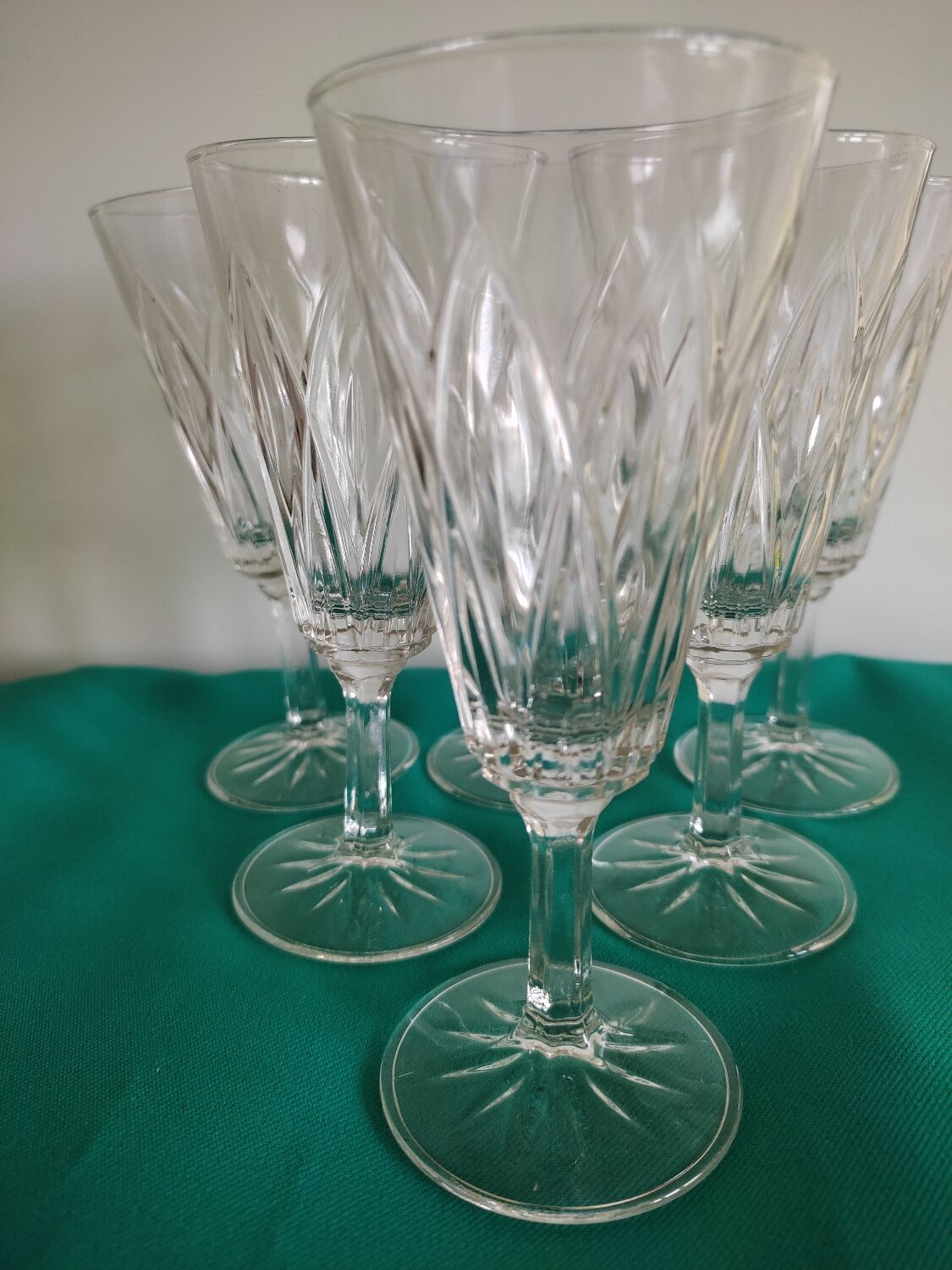6 diamond champagne glasses