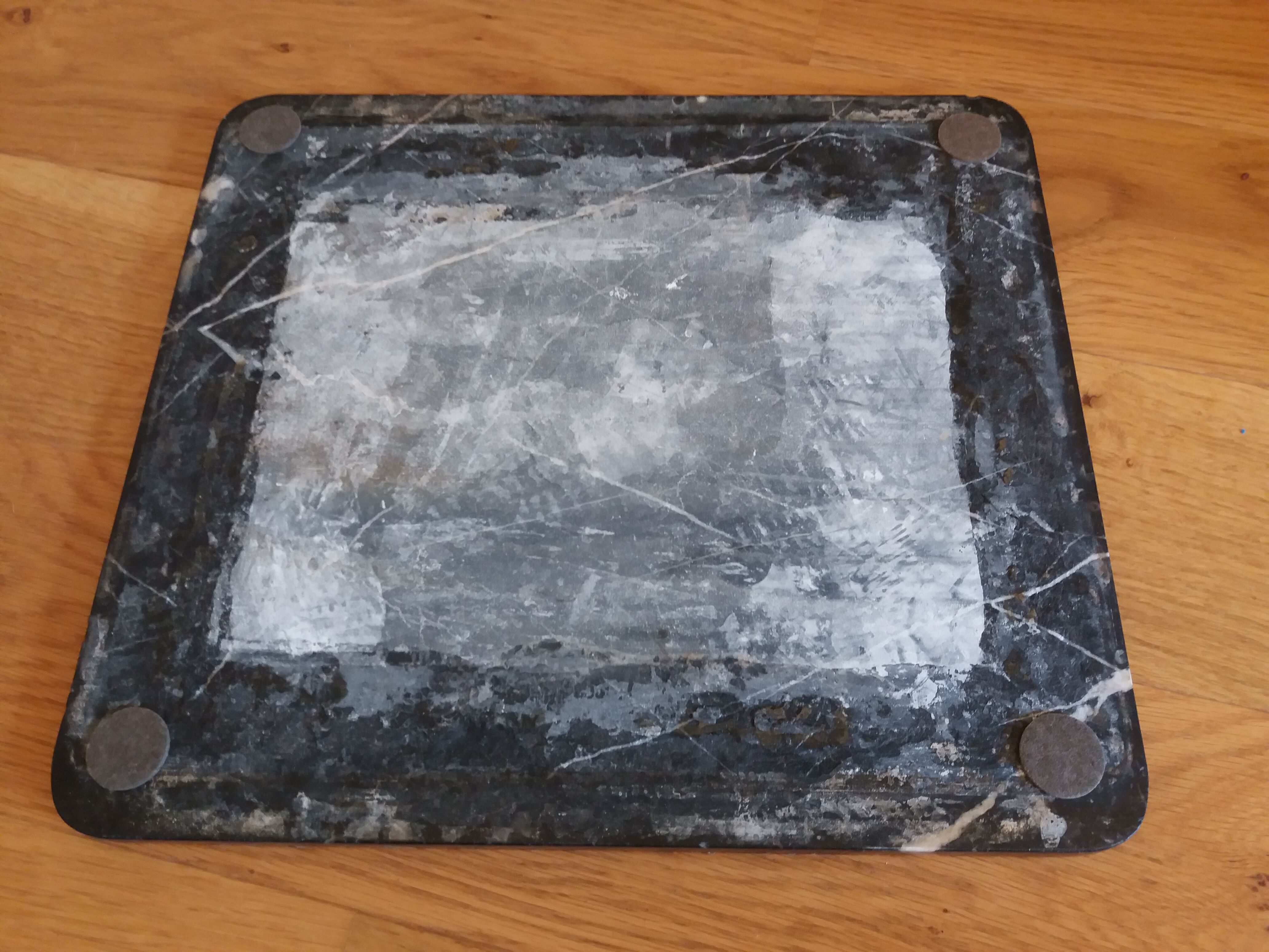 Black and white marble centerpiece top