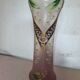 Vase en opaline émaiillée avec du muguet