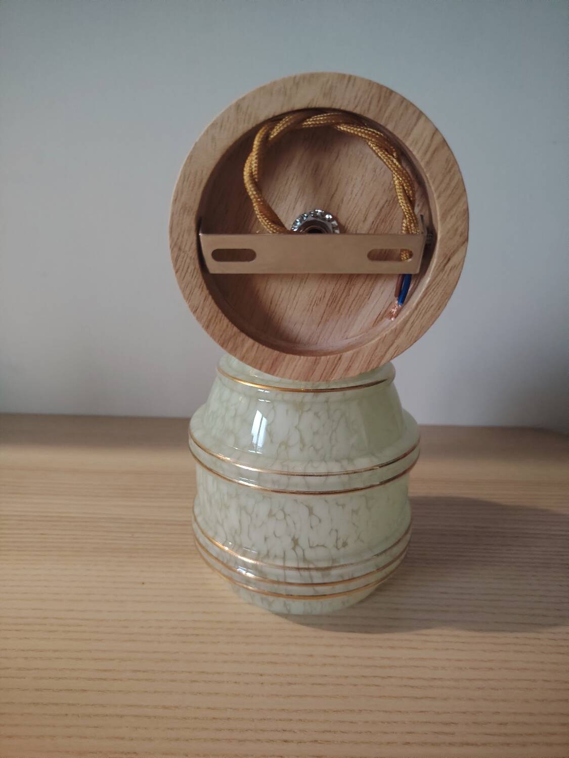 Clichy Art Deco glass wall lamp