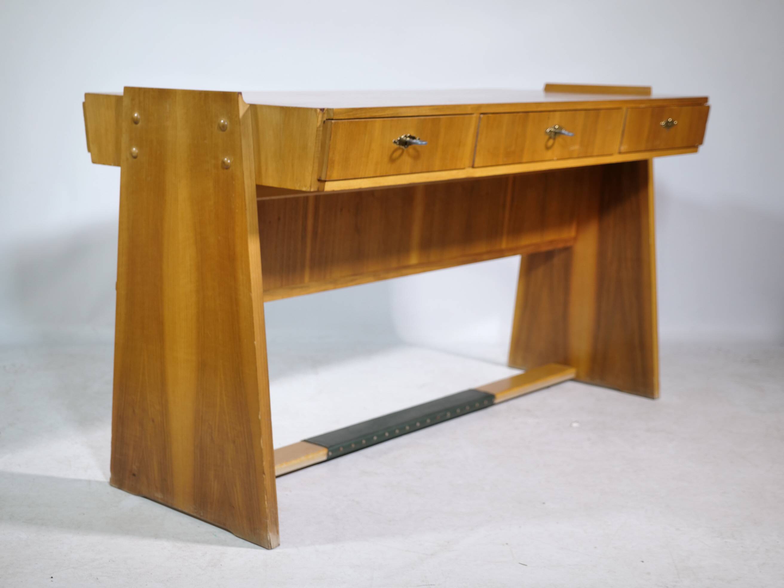 Mid-Century Design Walnut Desk, Germany, 1960s