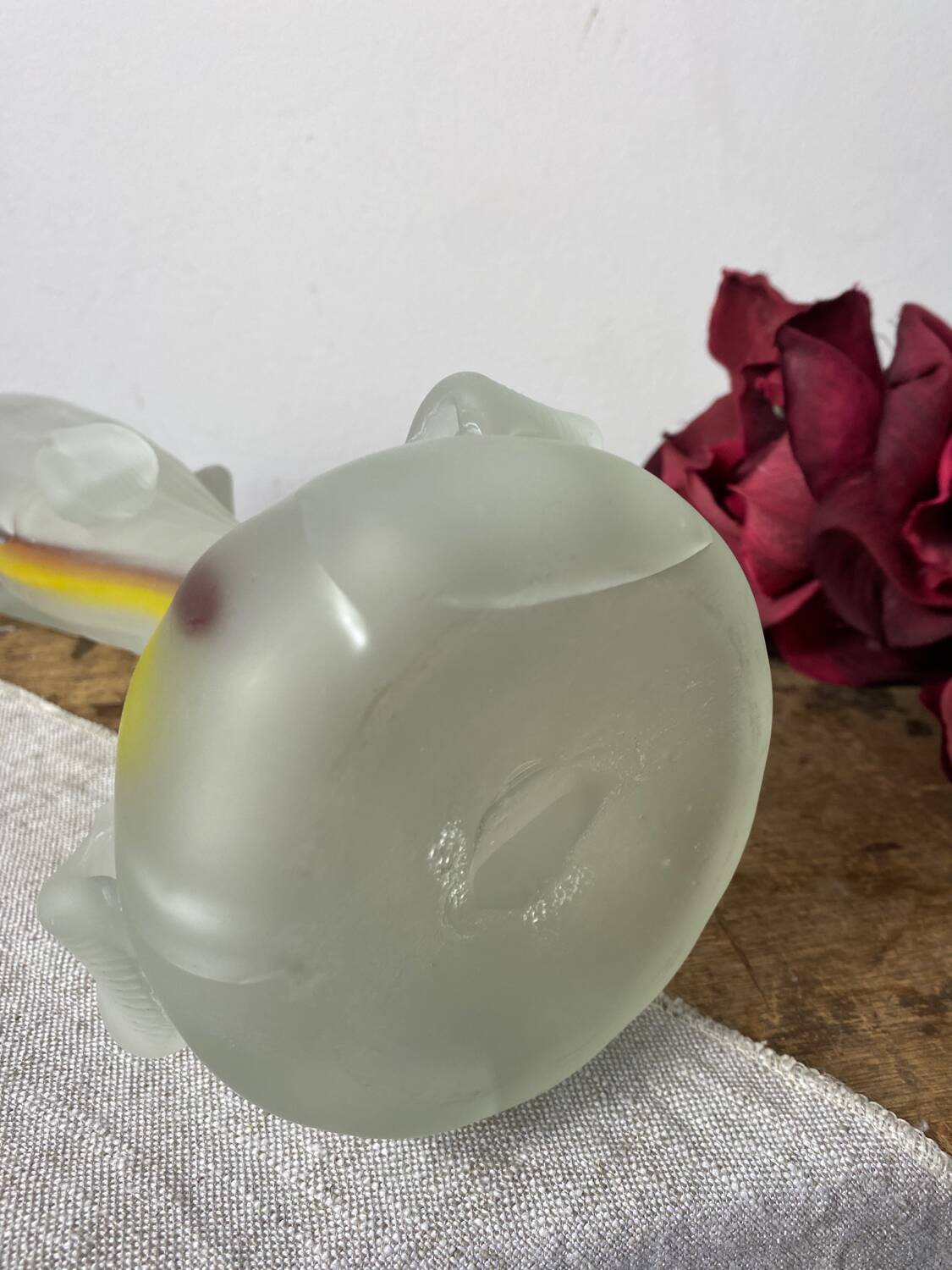 Vase in opaque glass paste