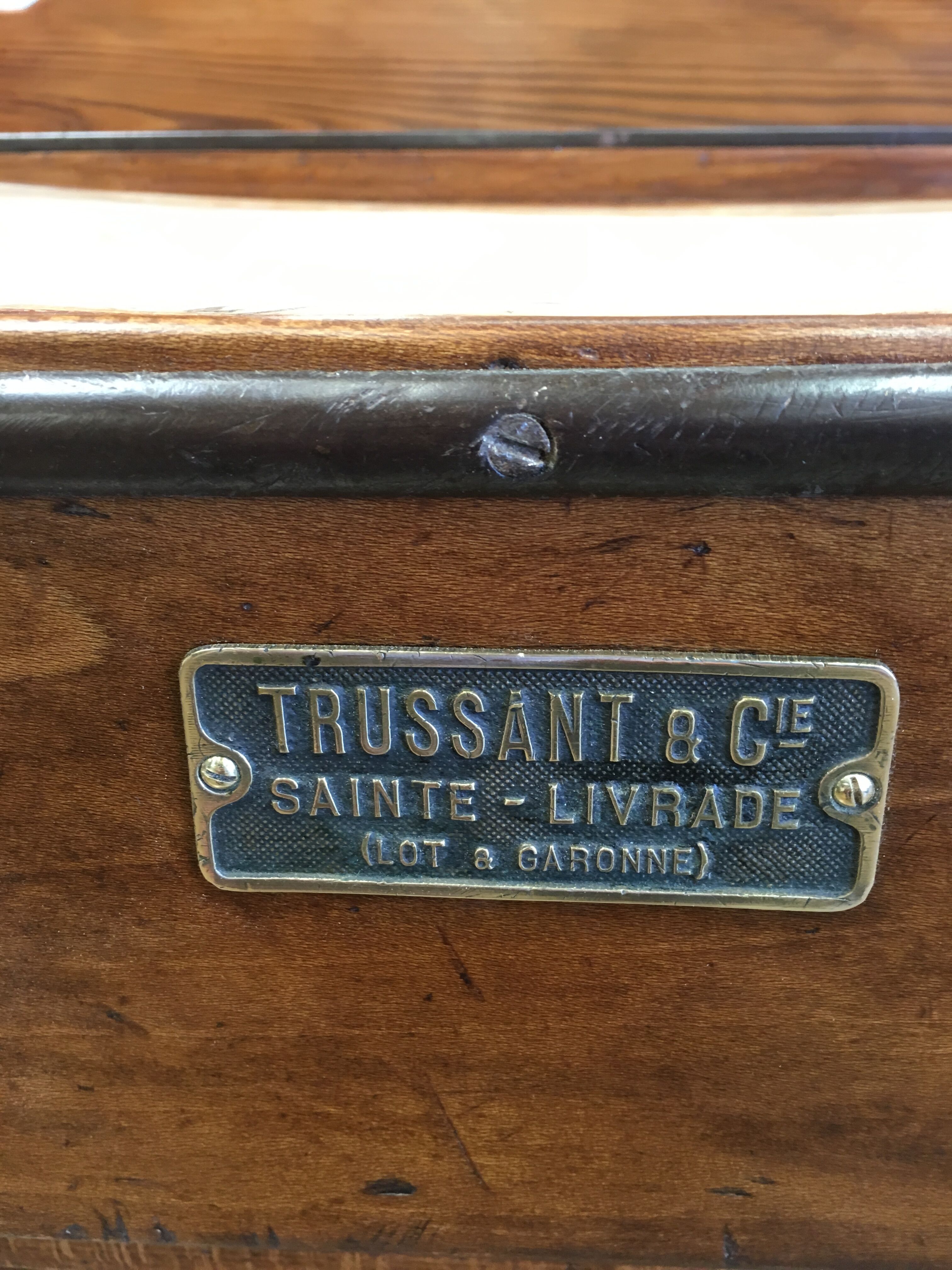 Trussant butcher's log and coe