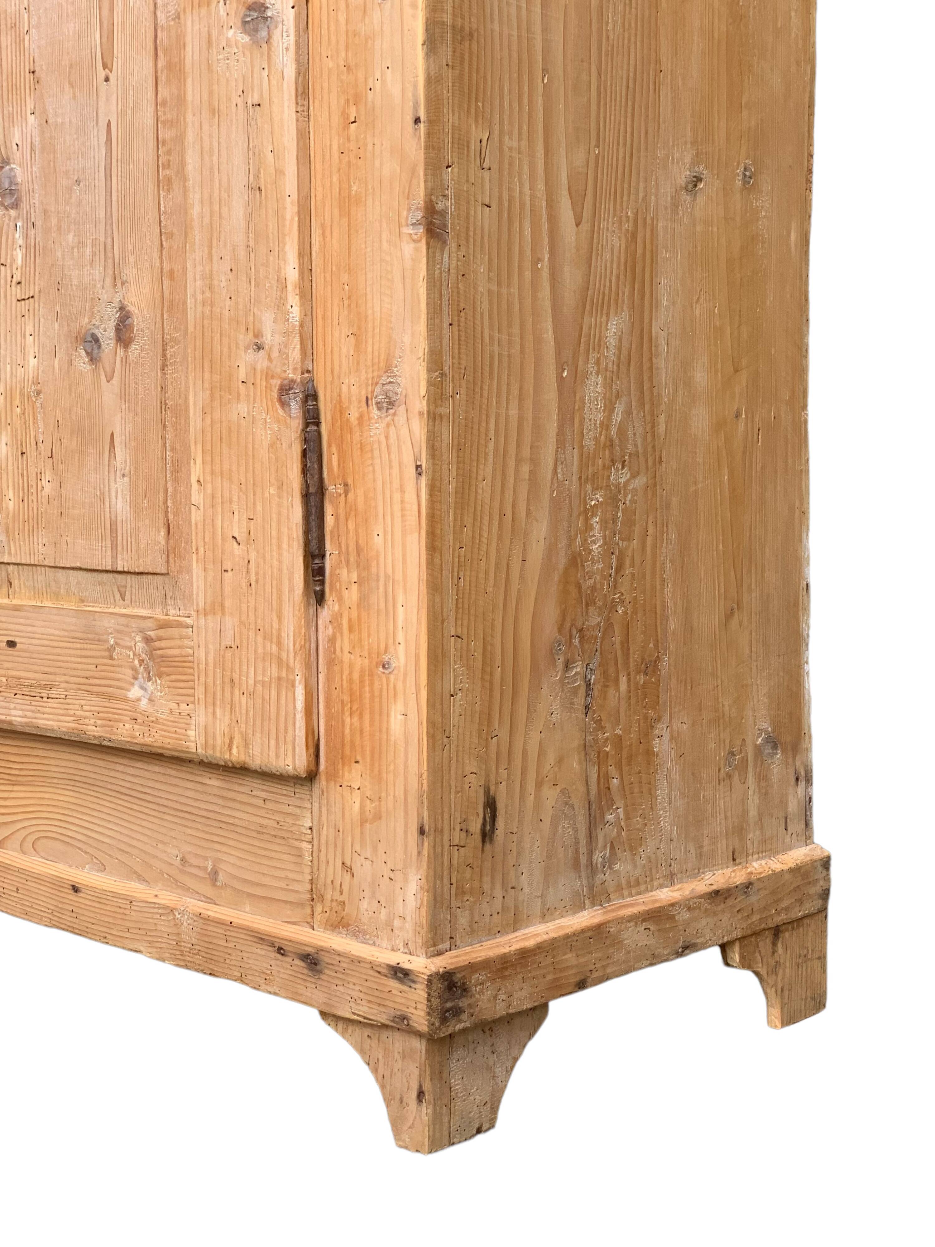 Raw wood bonnetière 1900