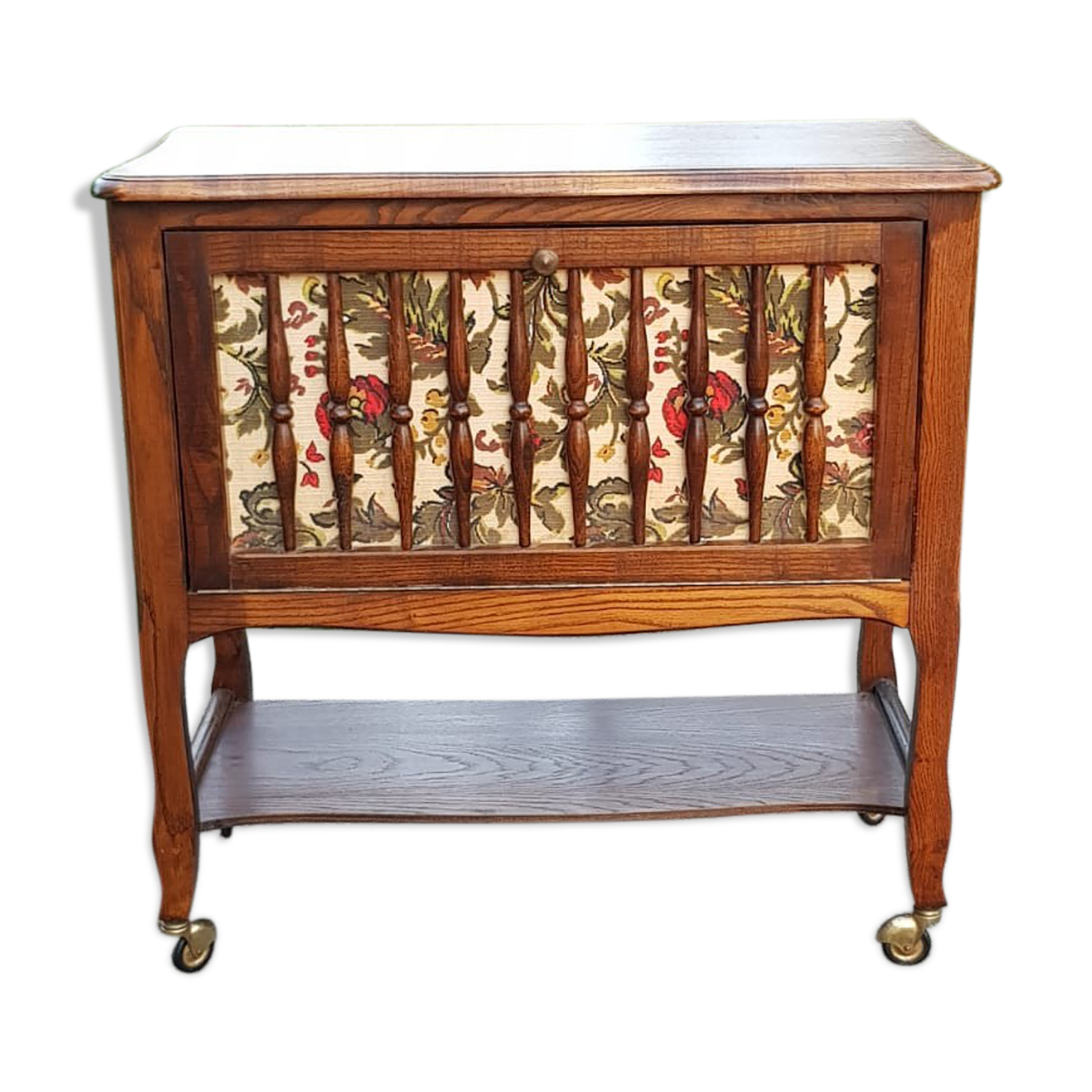 Bar furniture on roulette outdoor tapestry
