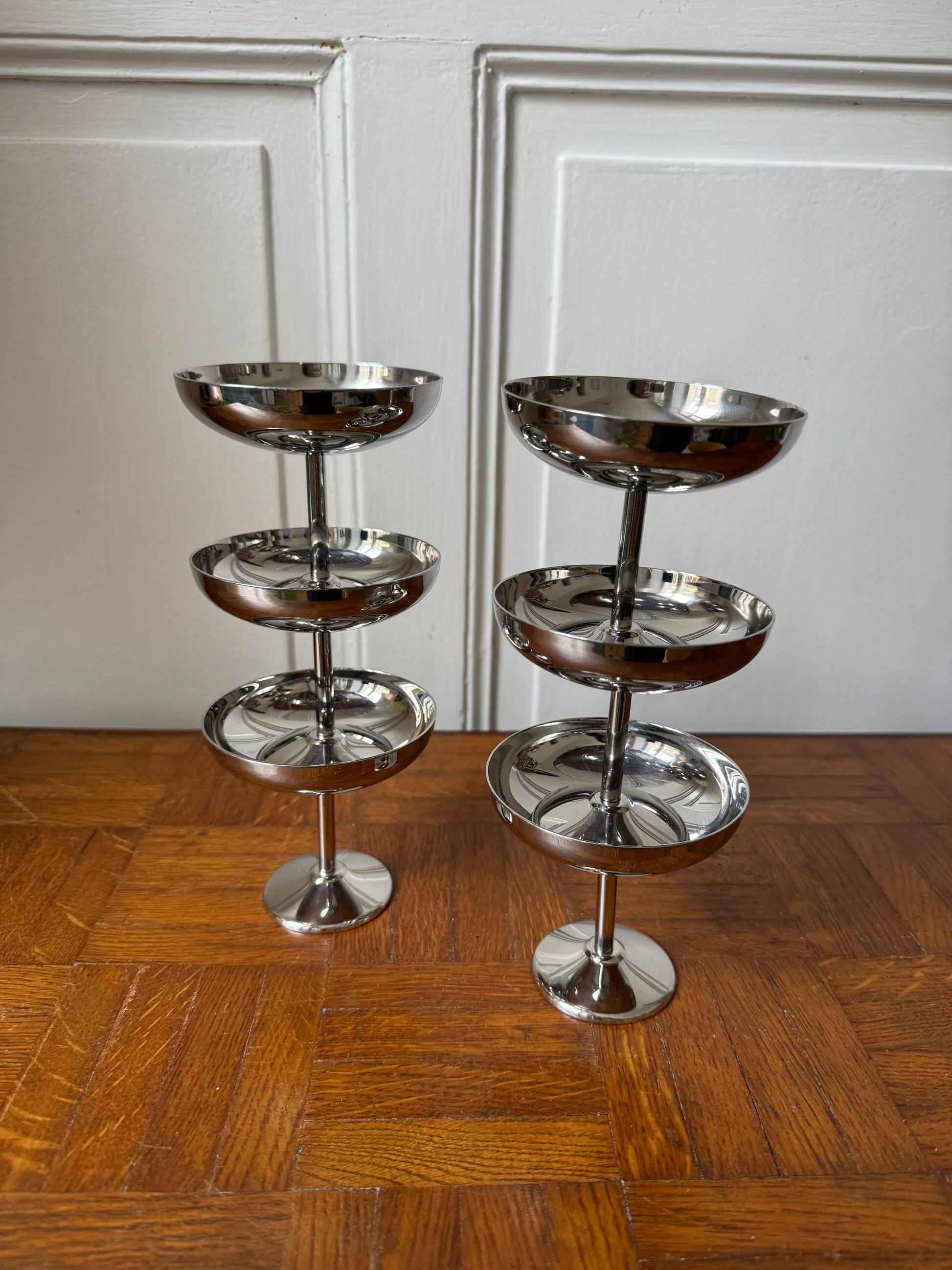 Set of 6 stainless steel footed bowls