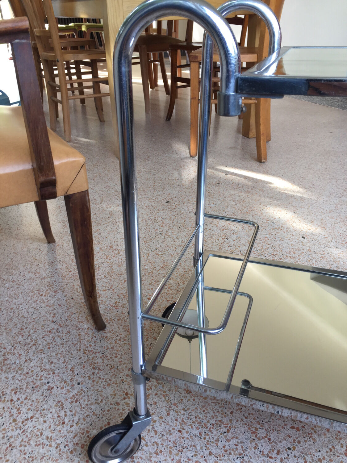 Chrome service and vintage mirror windows