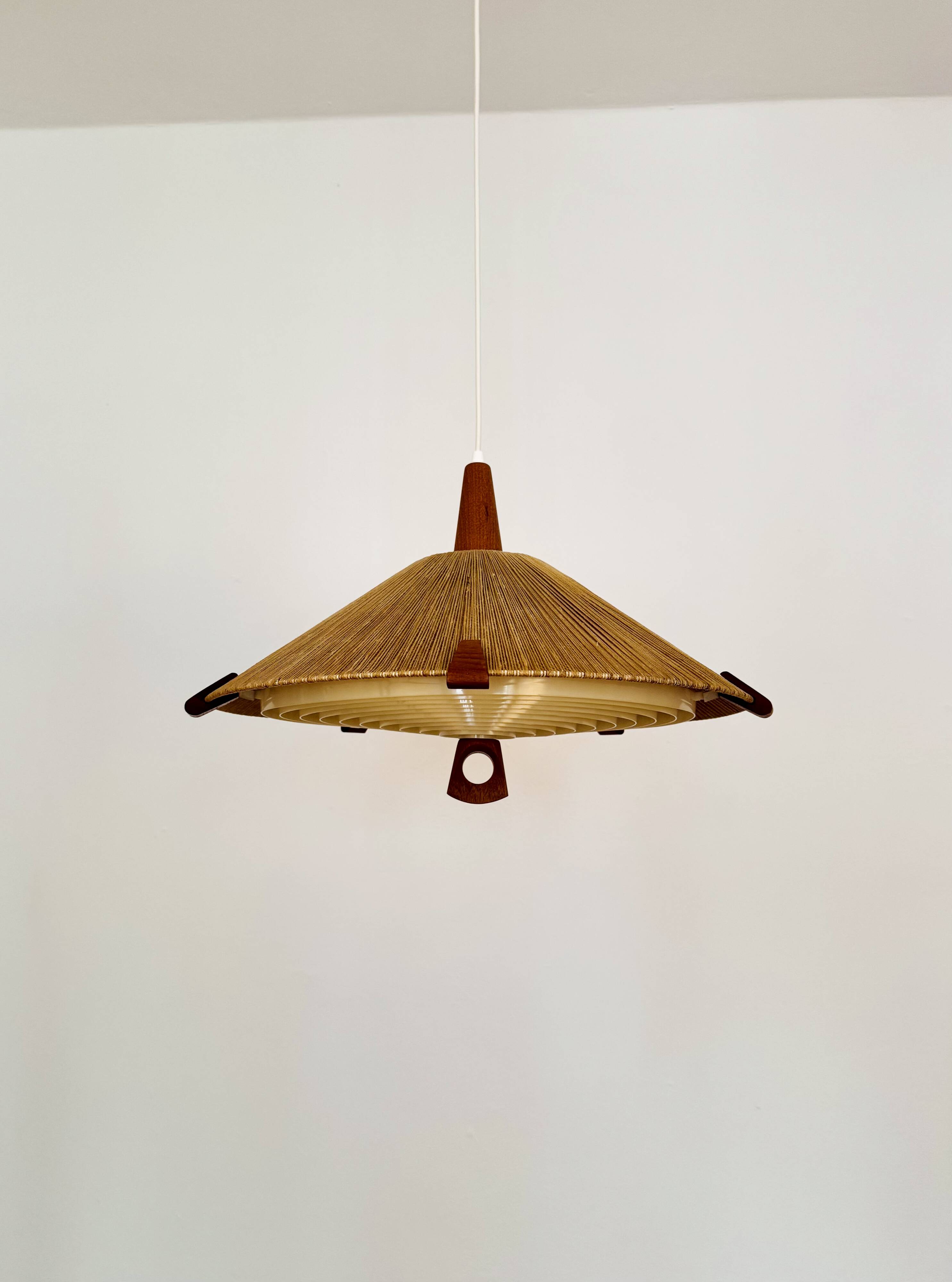 Suspension en sisal et teck par Temde