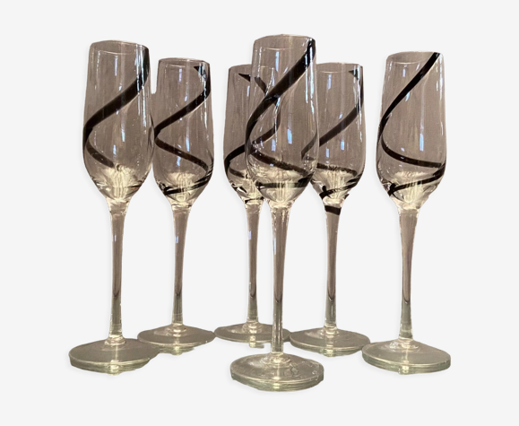 Suite de 6 flûtes à champagne en verre design contemporain