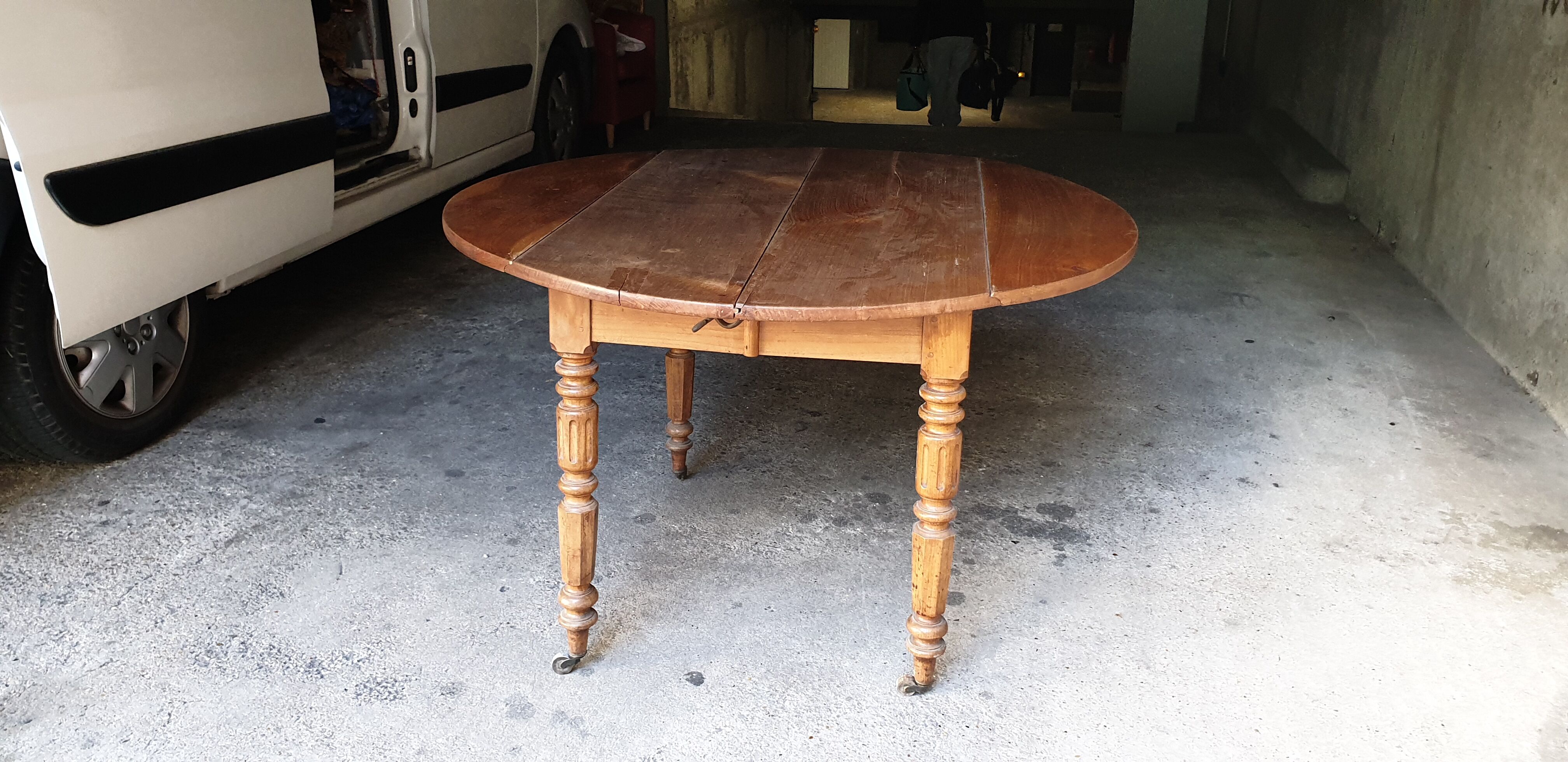 Table louis Philippe  merisier massif