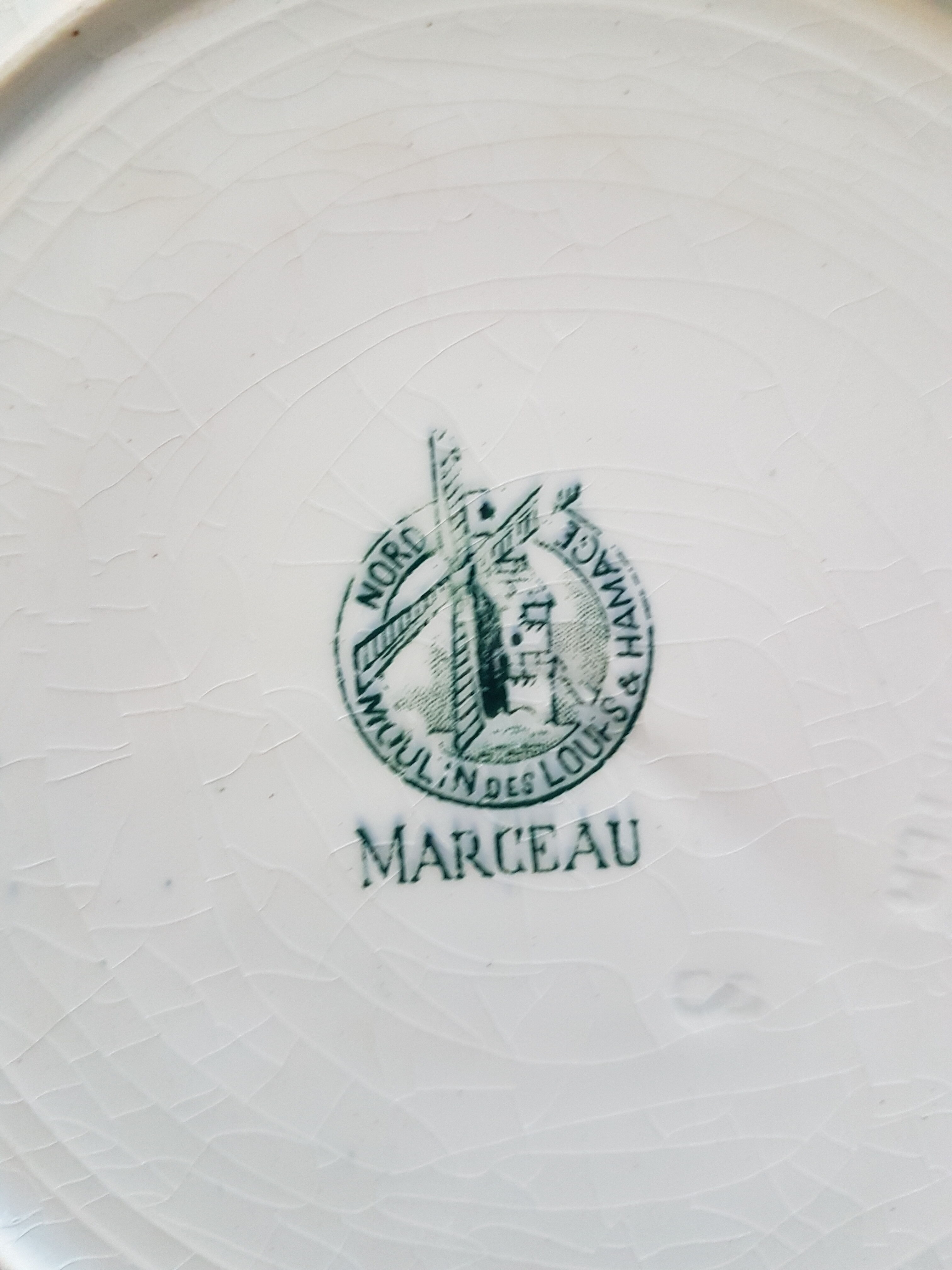 Flat plates wolf mill and hamage