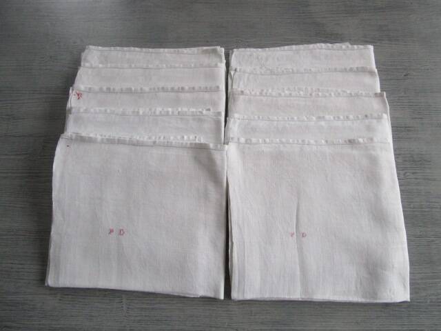 10 grandes serviettes de table anciennes damassées