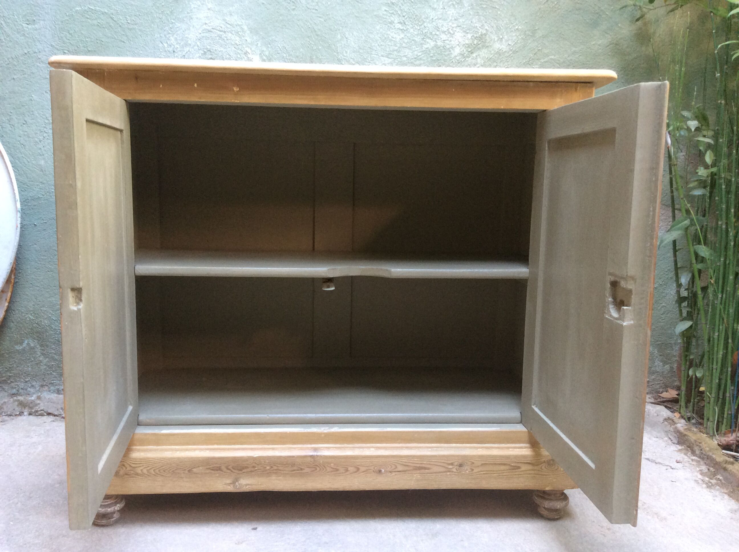 Buffet en pin massif