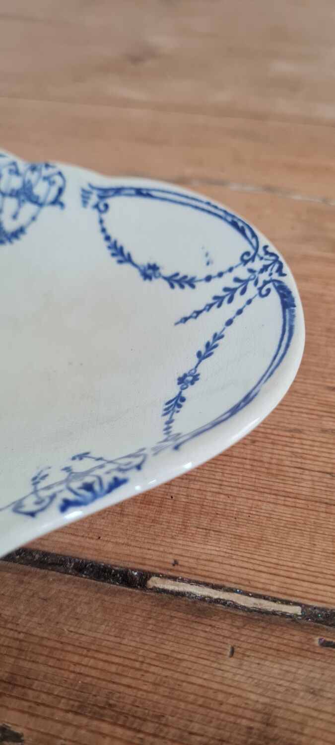 Serving dish in iron earth