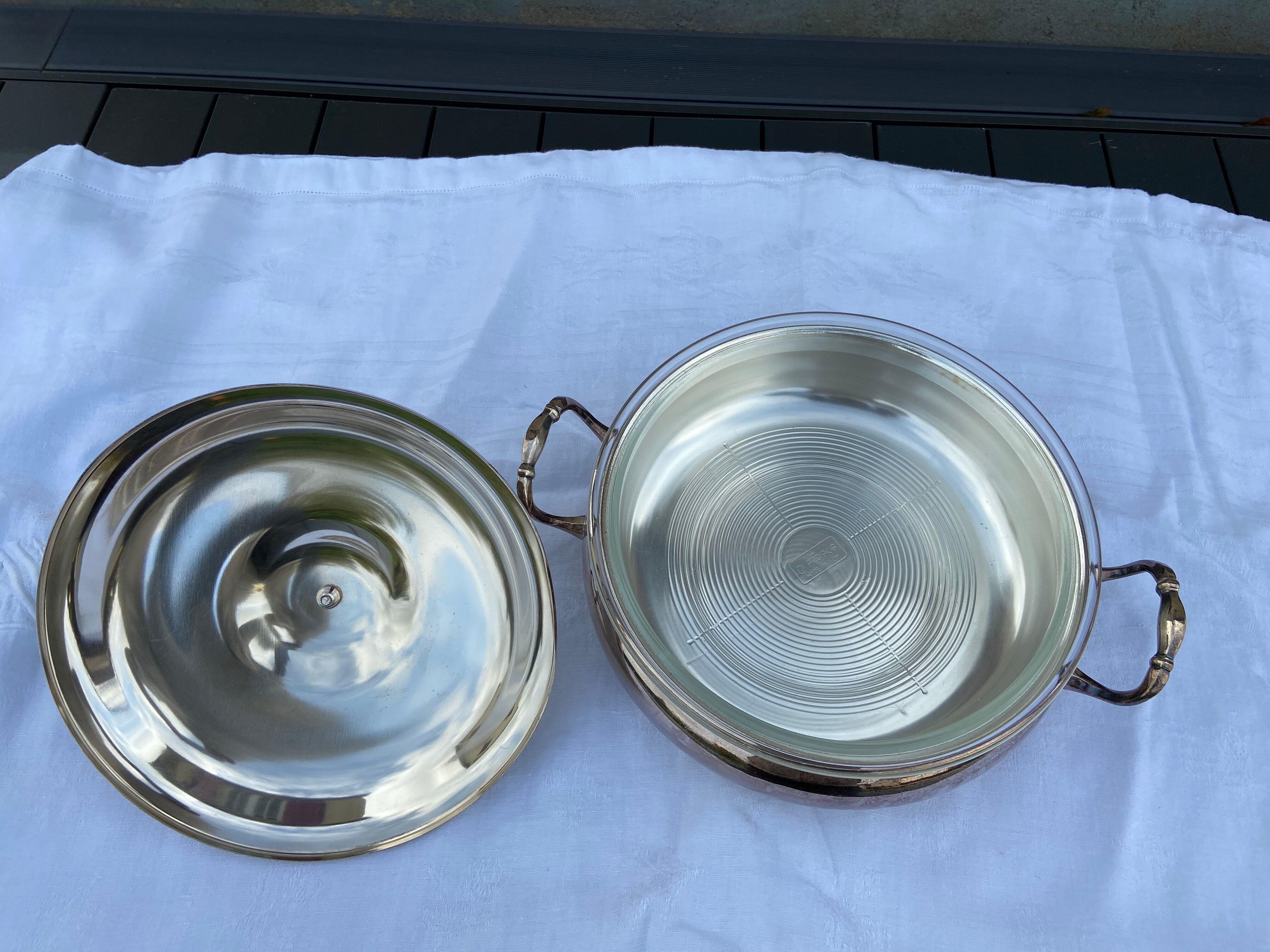 Silver-plated metal vegetable tureen