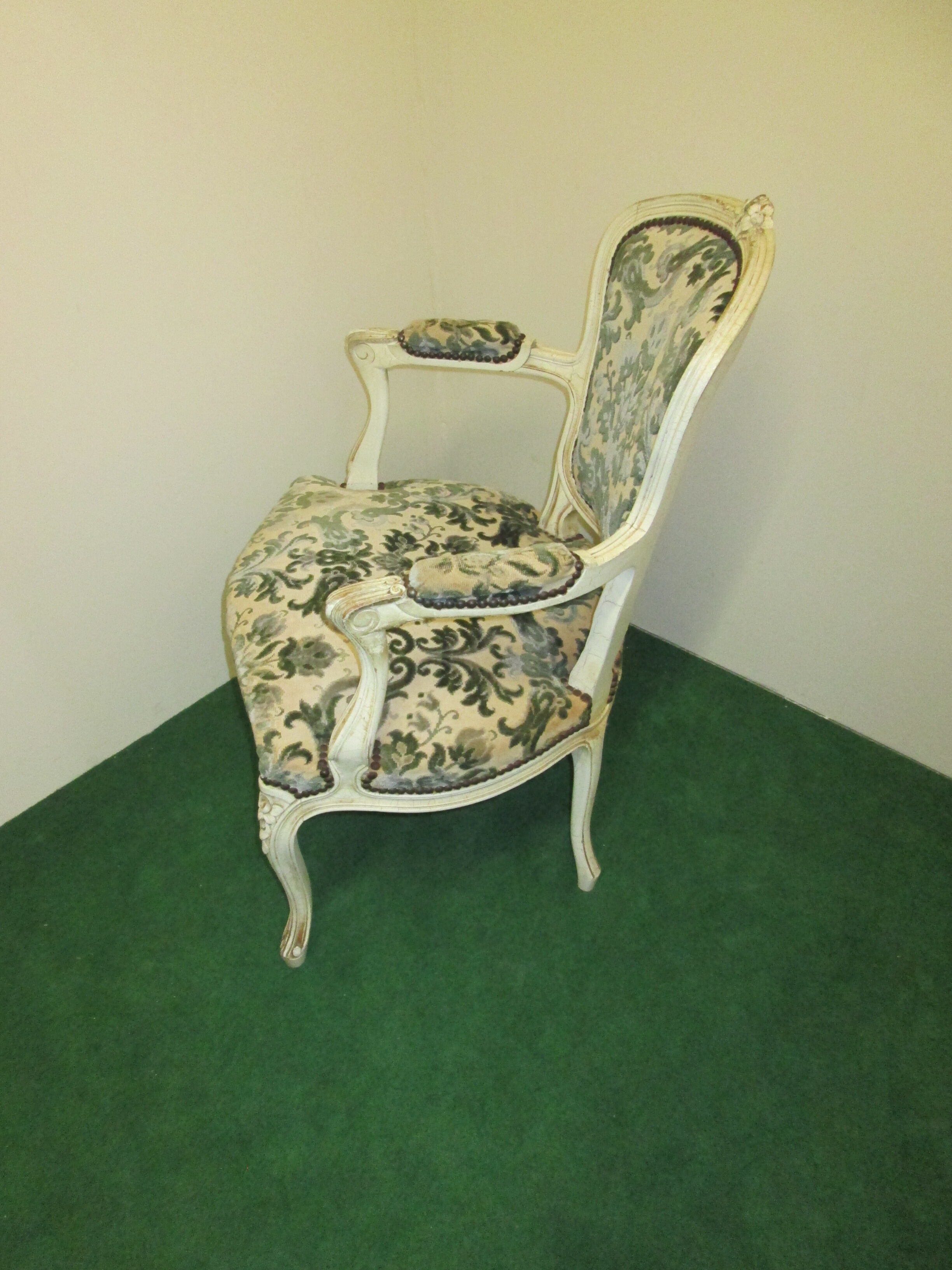 Fauteuil vintage de style Louis XV