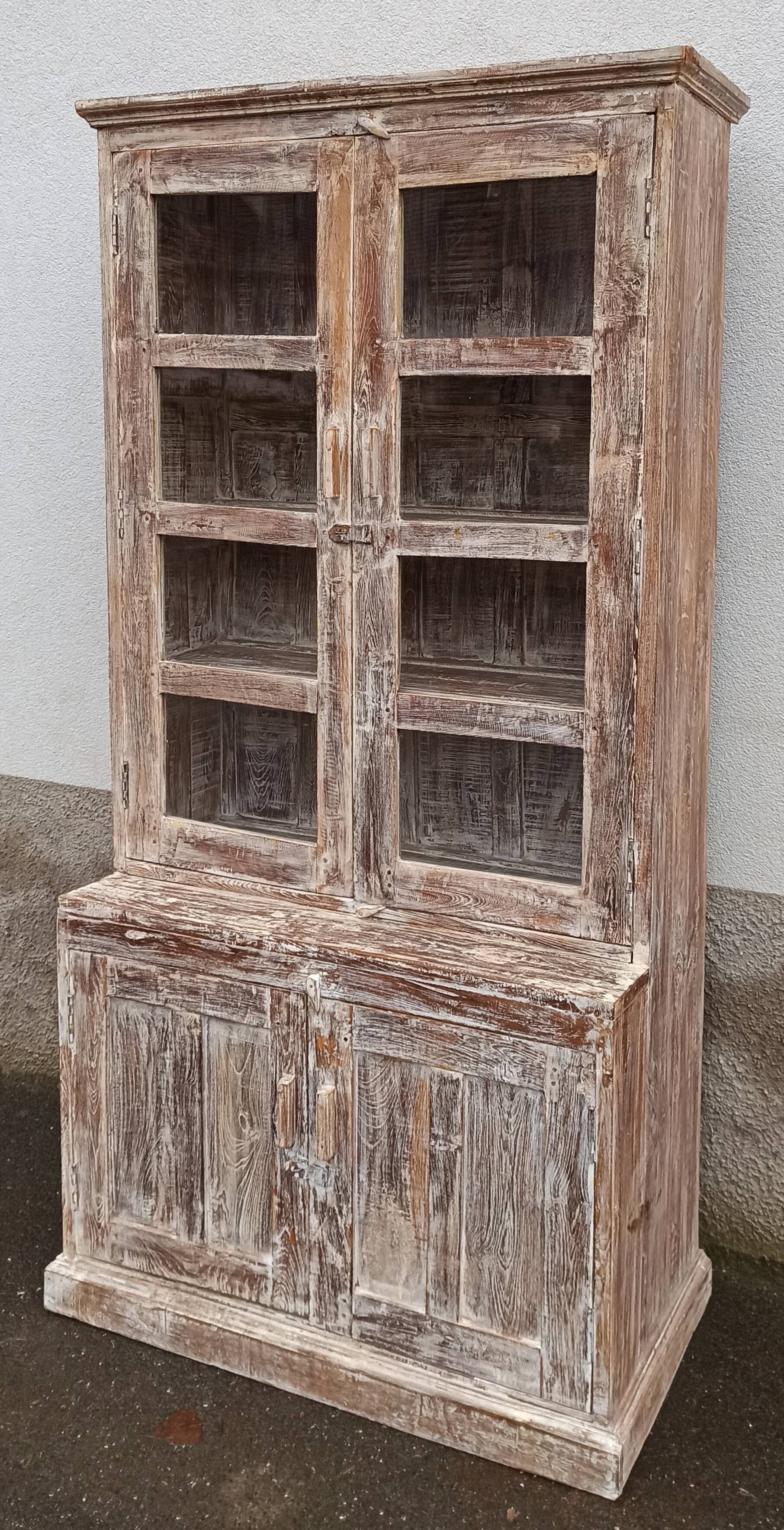Vaisselier en bois ancien