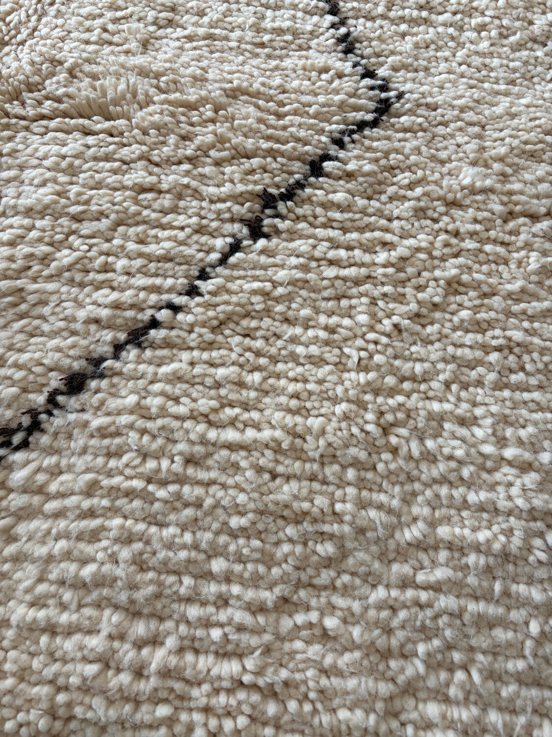 Authentic Beni Ouarain rug – thick wool, long pile