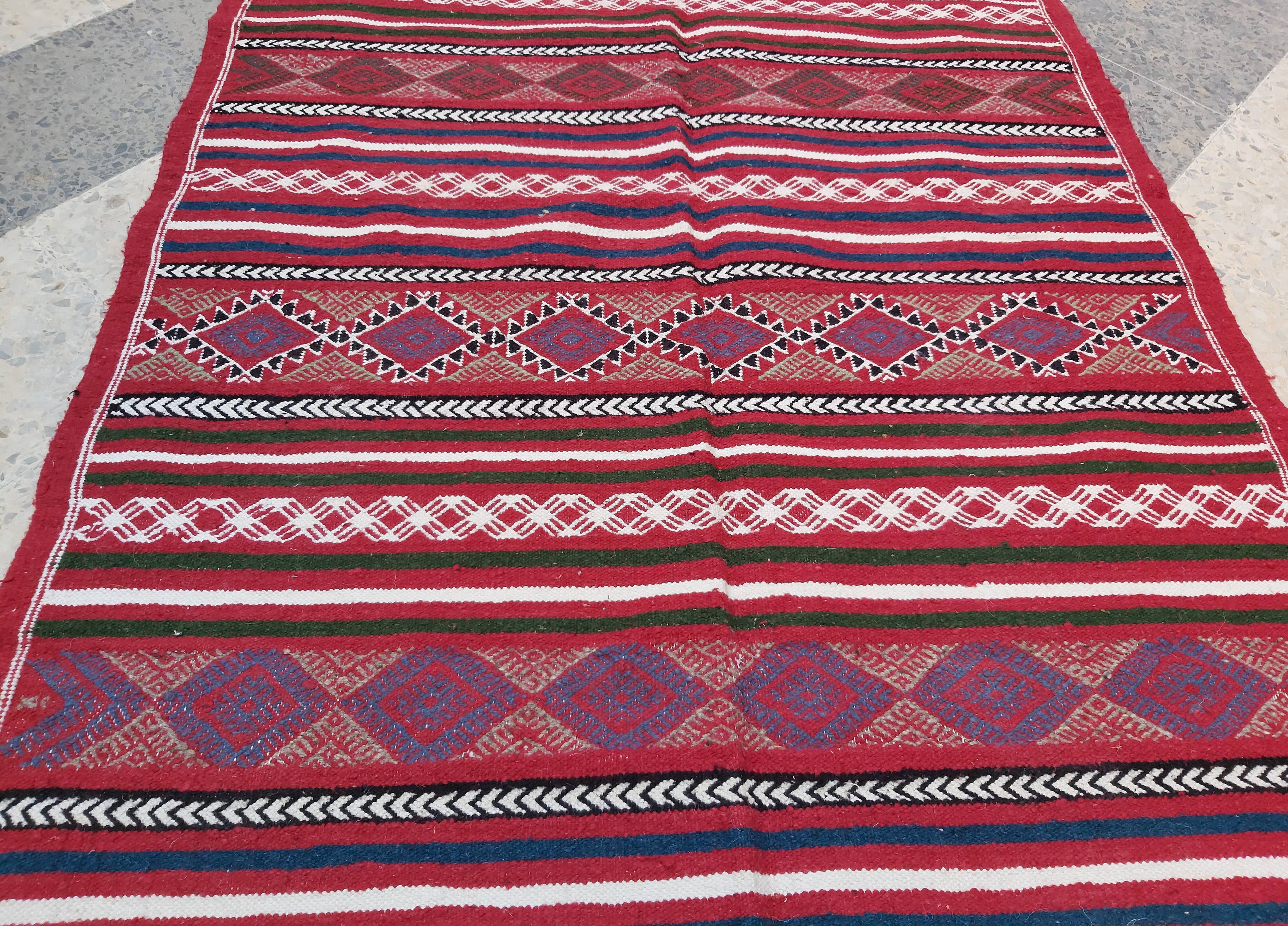 Traditional handmade red carpet   100x190cm