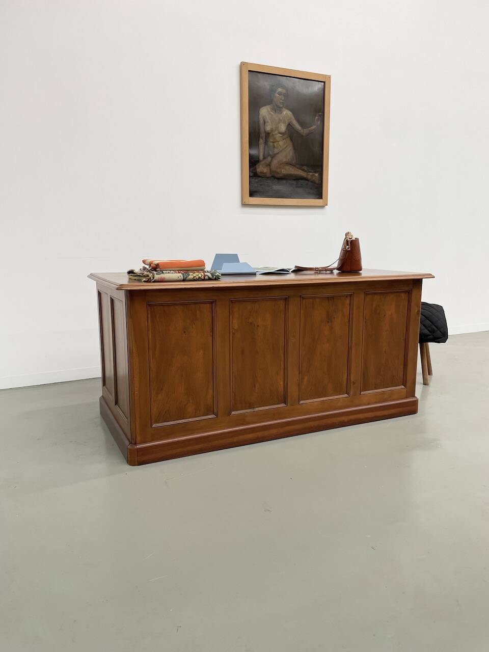 Comptoir ou bureau en noyer années 50