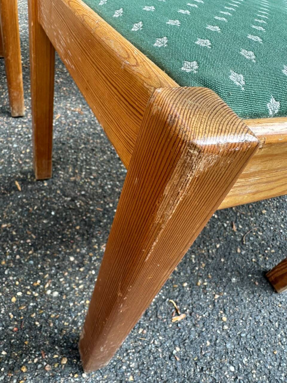 Set of 6 vintage solid wood chairs — Green fabric seats