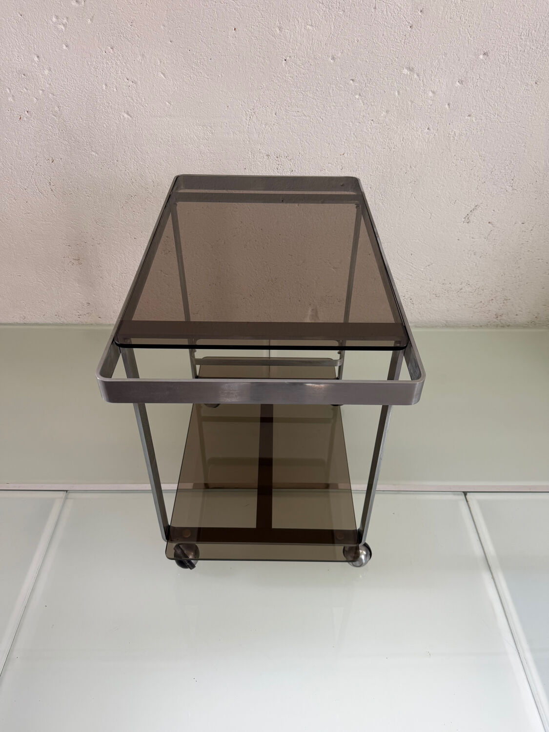 Metal dessert table