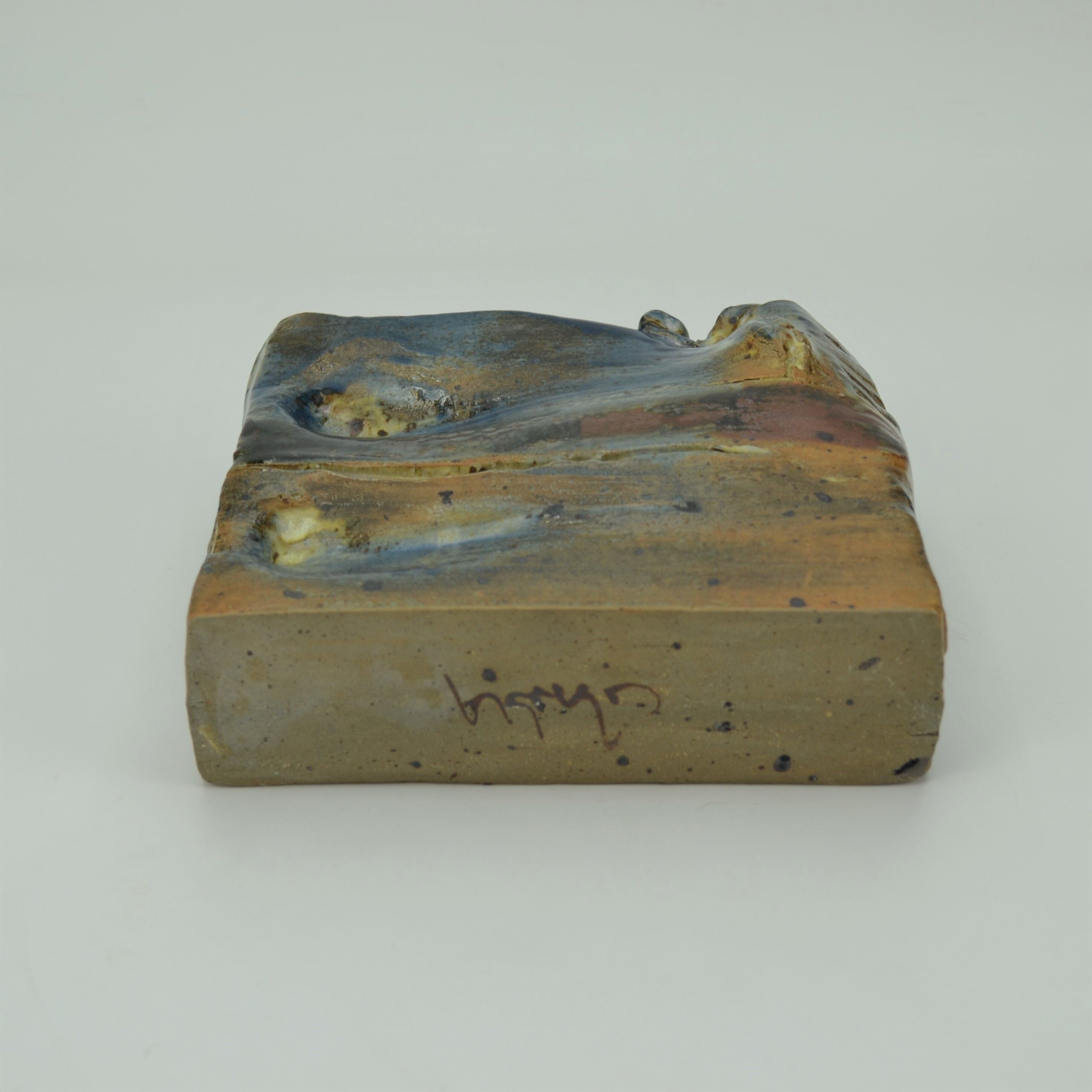 Sandstone vase by Vicente Vigreyos