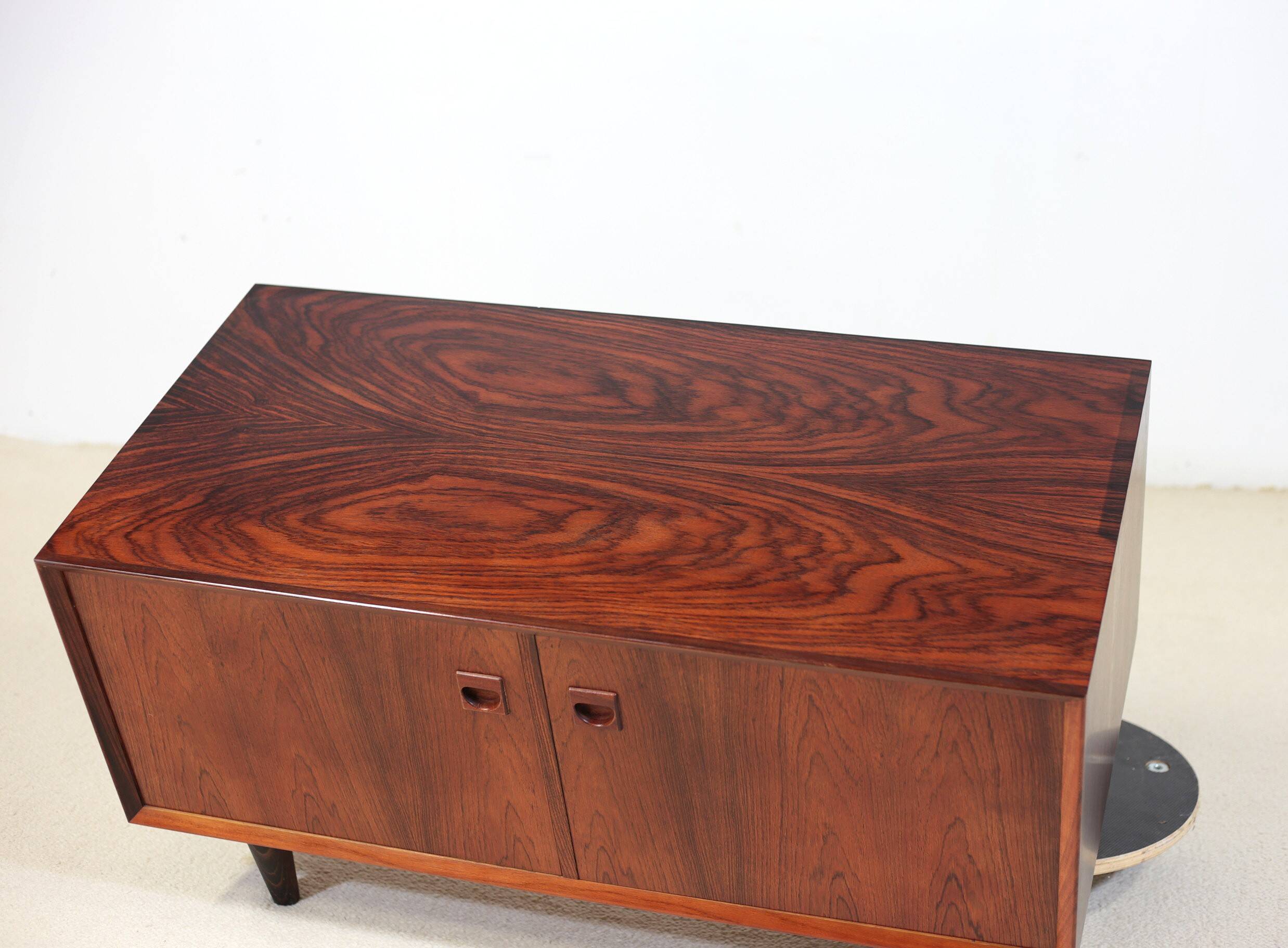 Brouer buffets in rosewood