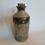 Bouteille carafe en céramique grès signé