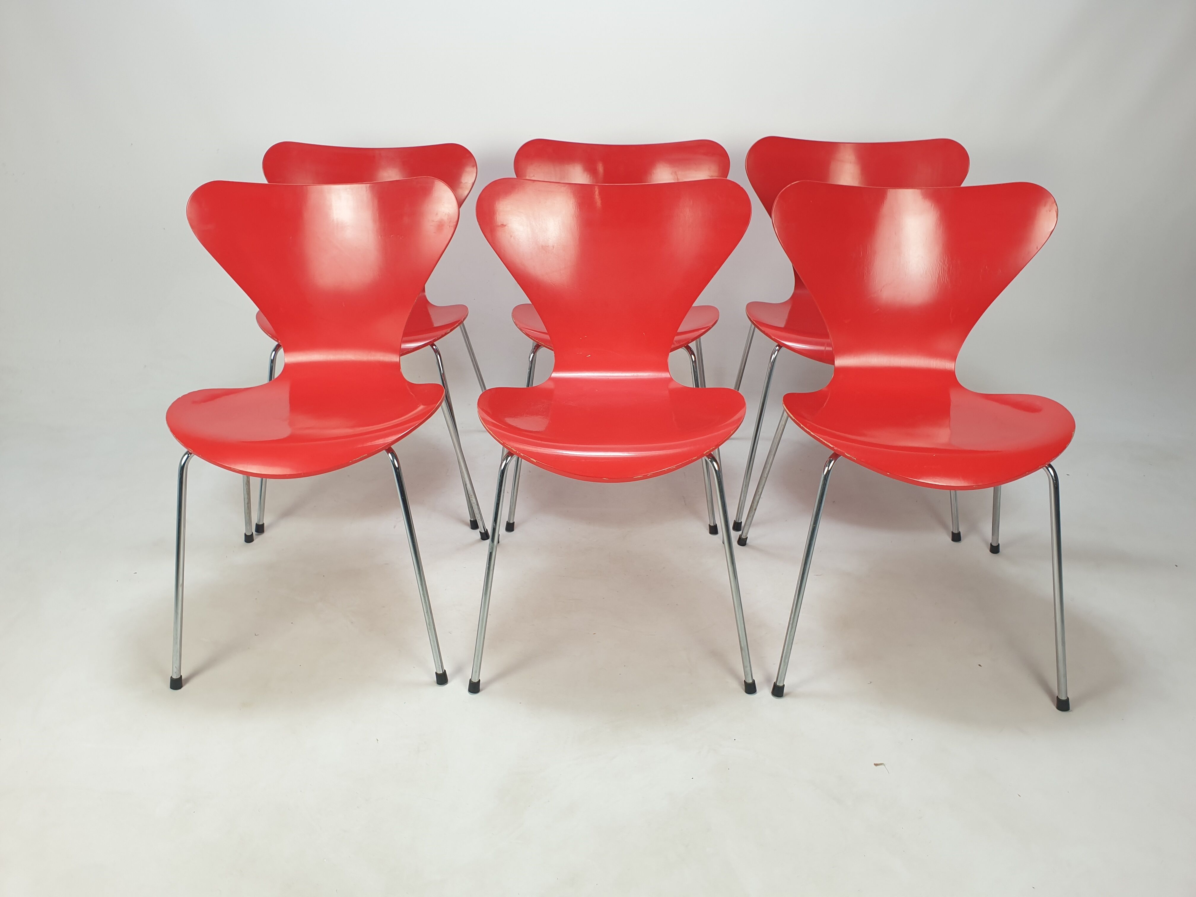 Set of 6 chairs "model 7" Arne Jacobsen for Fritz Hansen, Denmark, 1991
