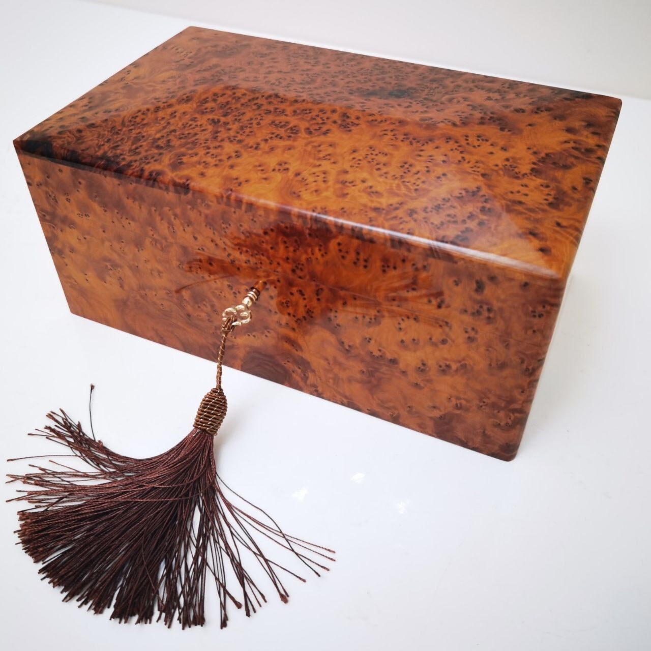 Art deco office organization box