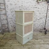 Armoire en bois patiné