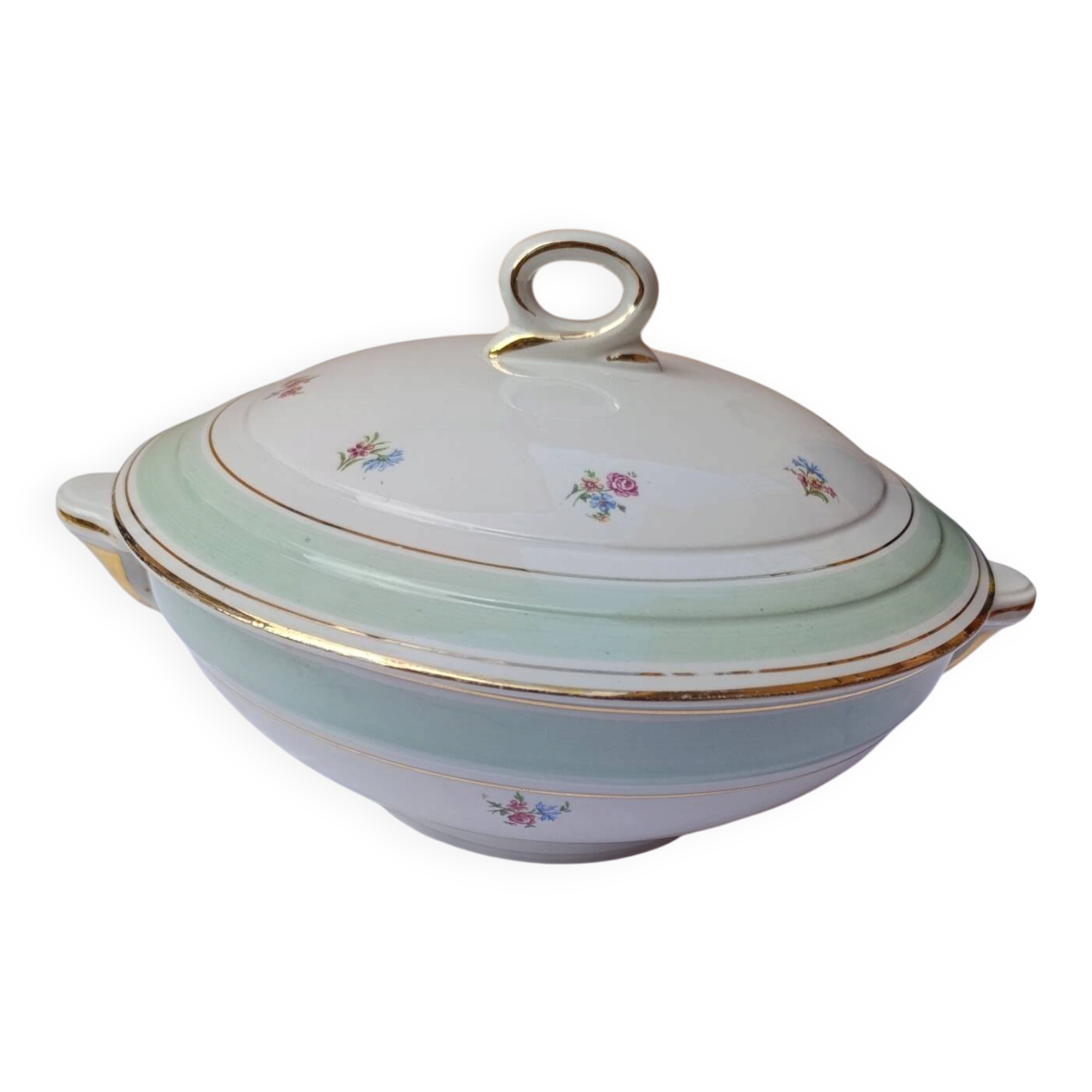 Soup tureen