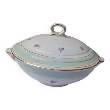 Soup tureen