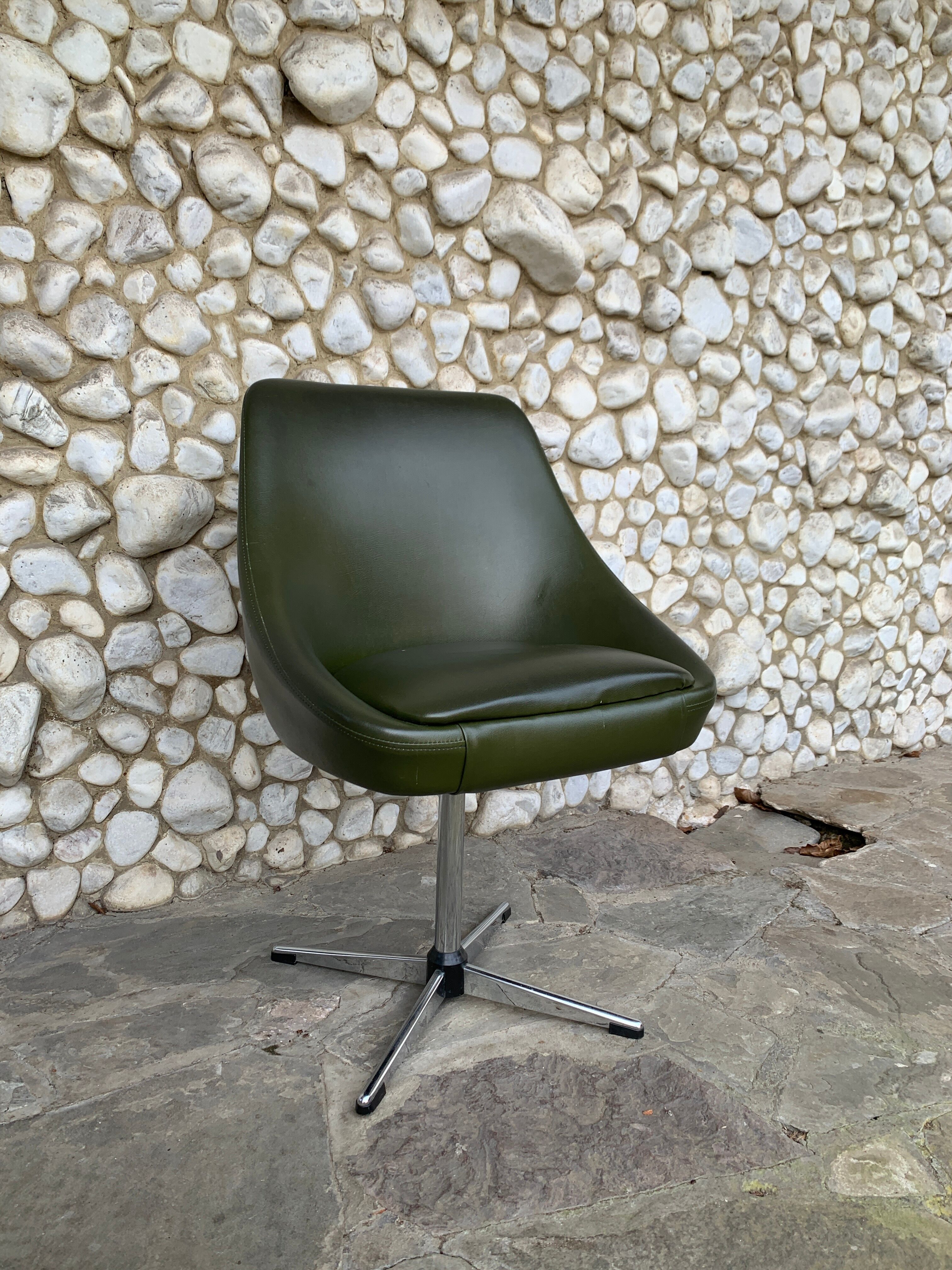 Vintage office chair olive space-age imitation leather 1970s